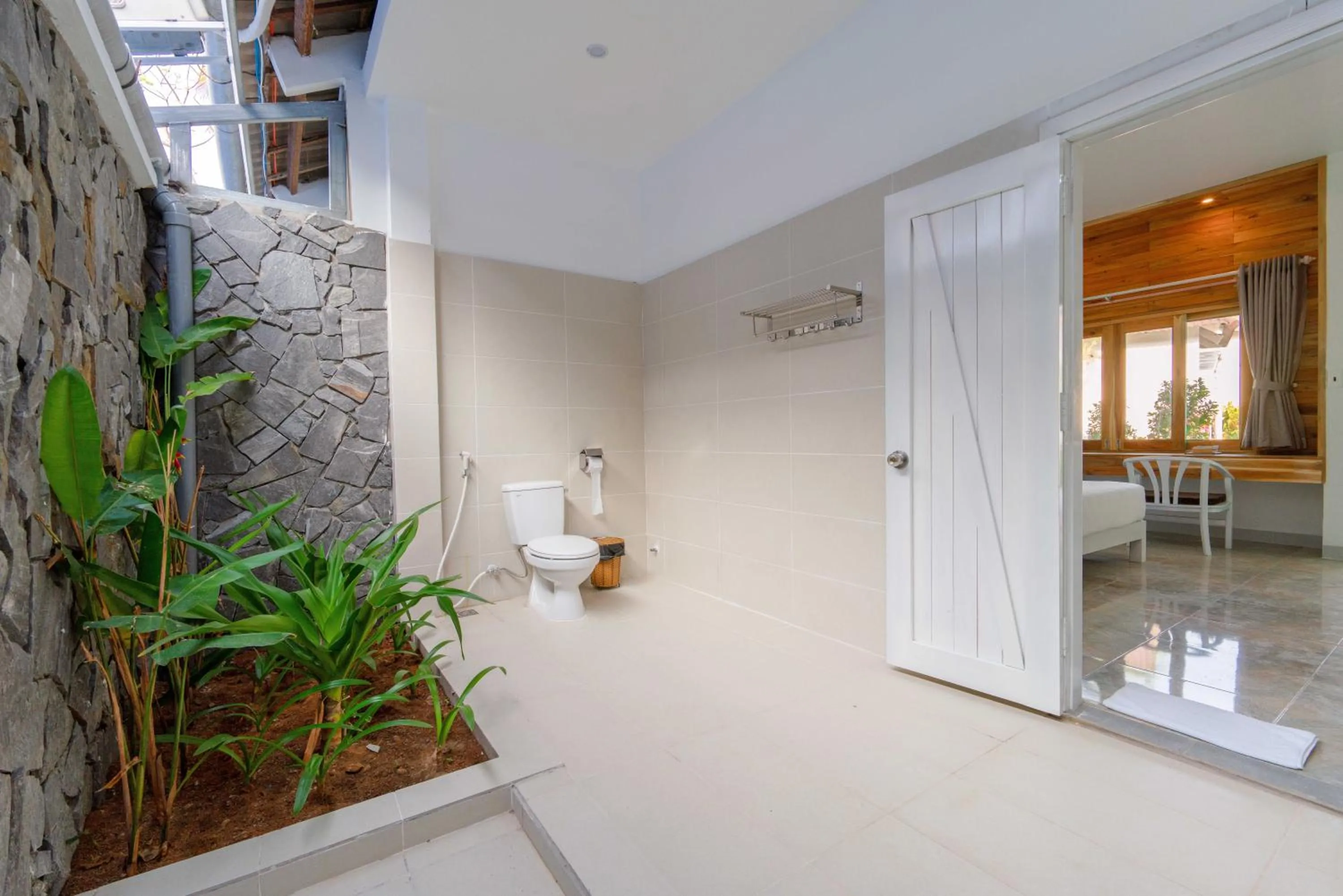 Open Air Bath in Philip Bungalow