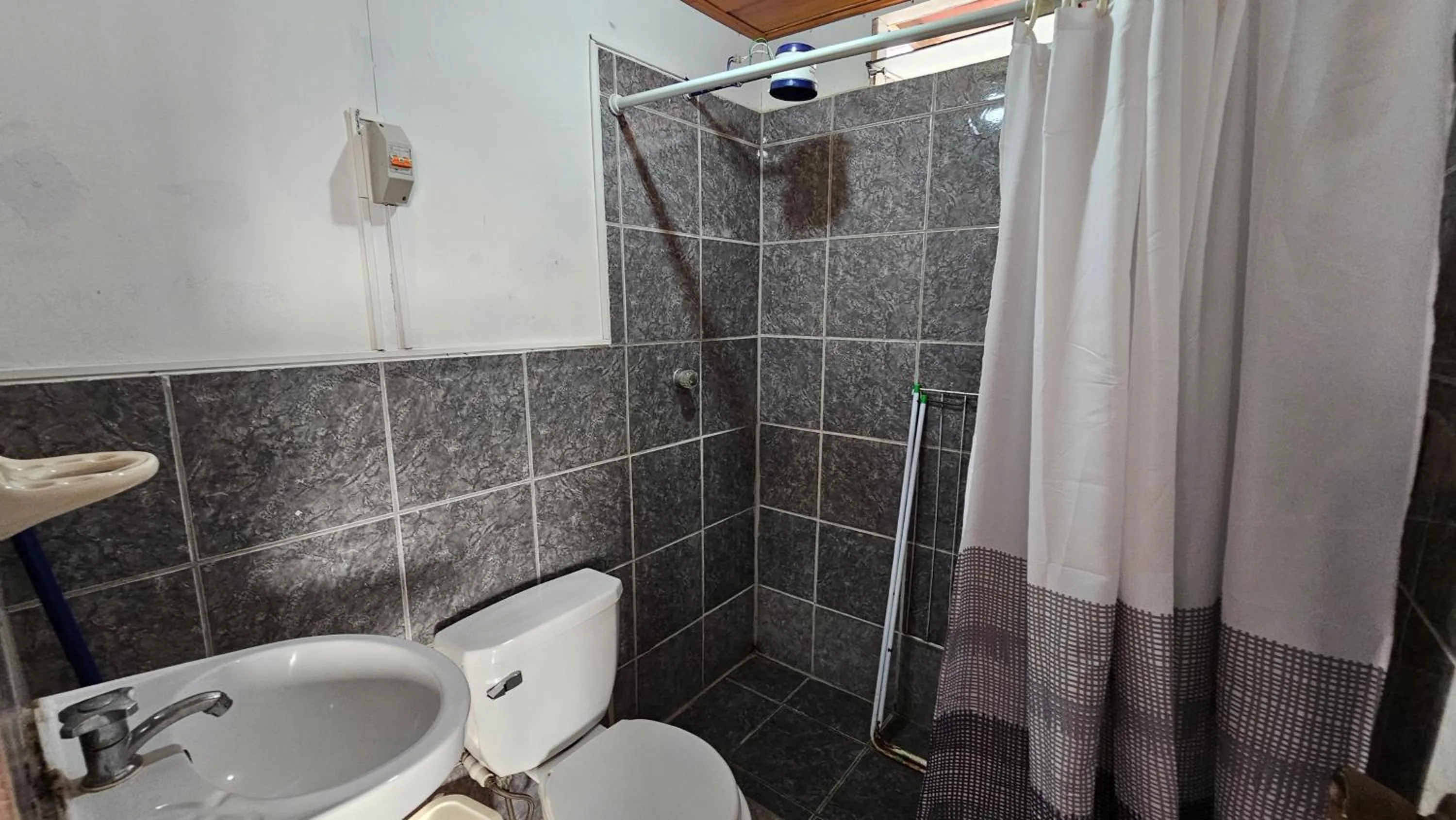 Shower in La Casa Maruja