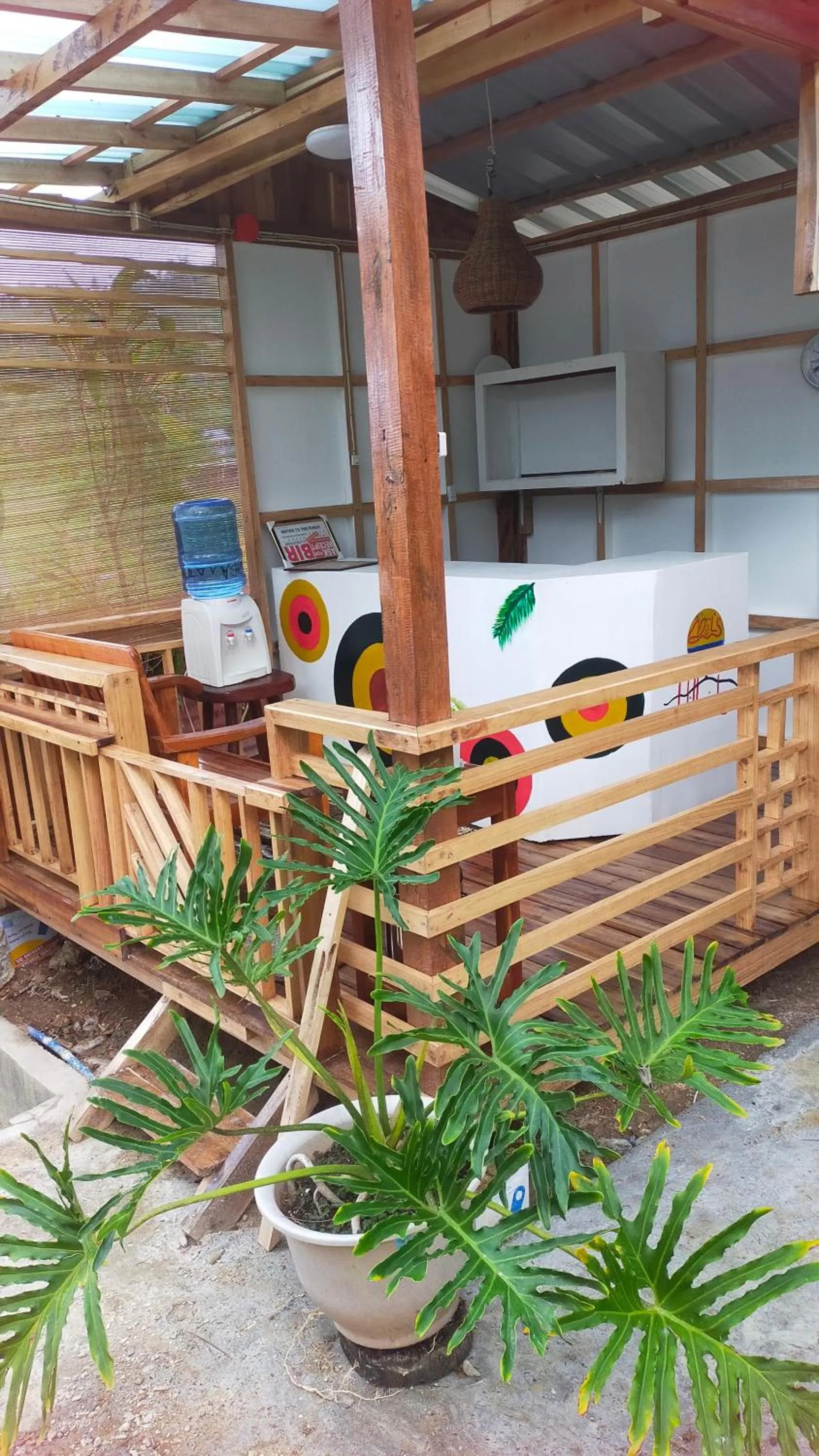 MiL's Hillside Tourist Inn