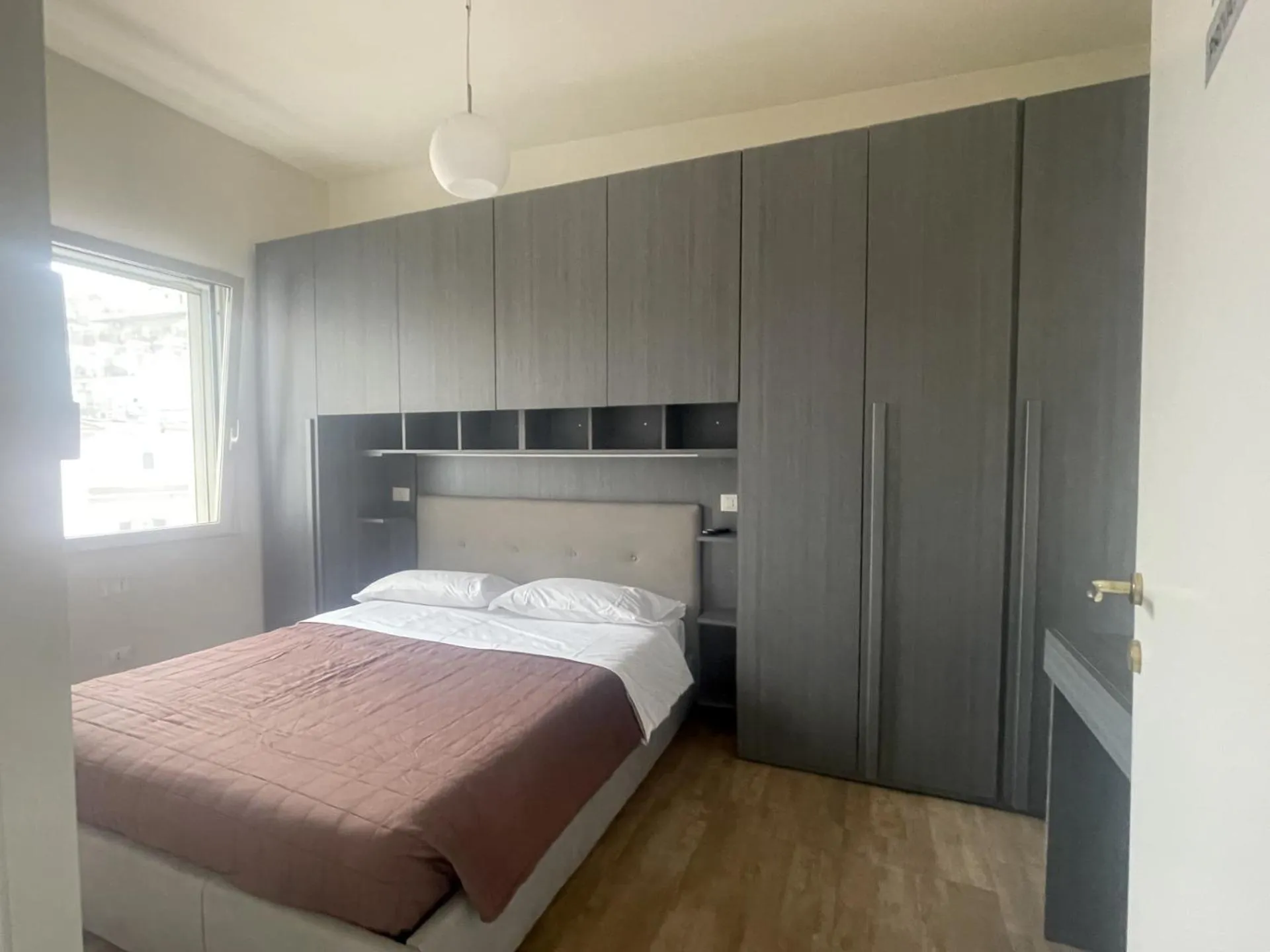 Bed in Residence Lodi