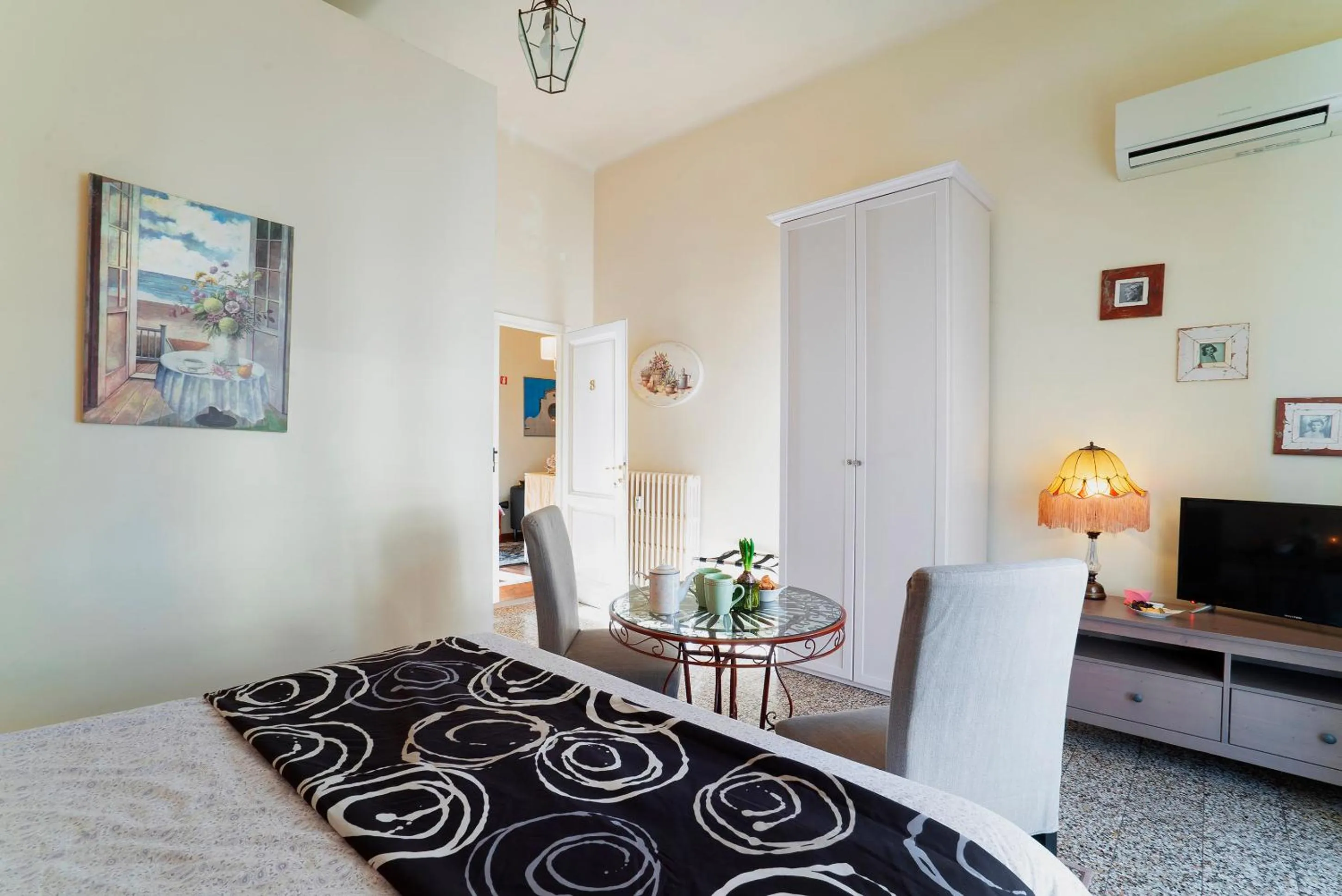 Bed in 1900 Artevita B&B