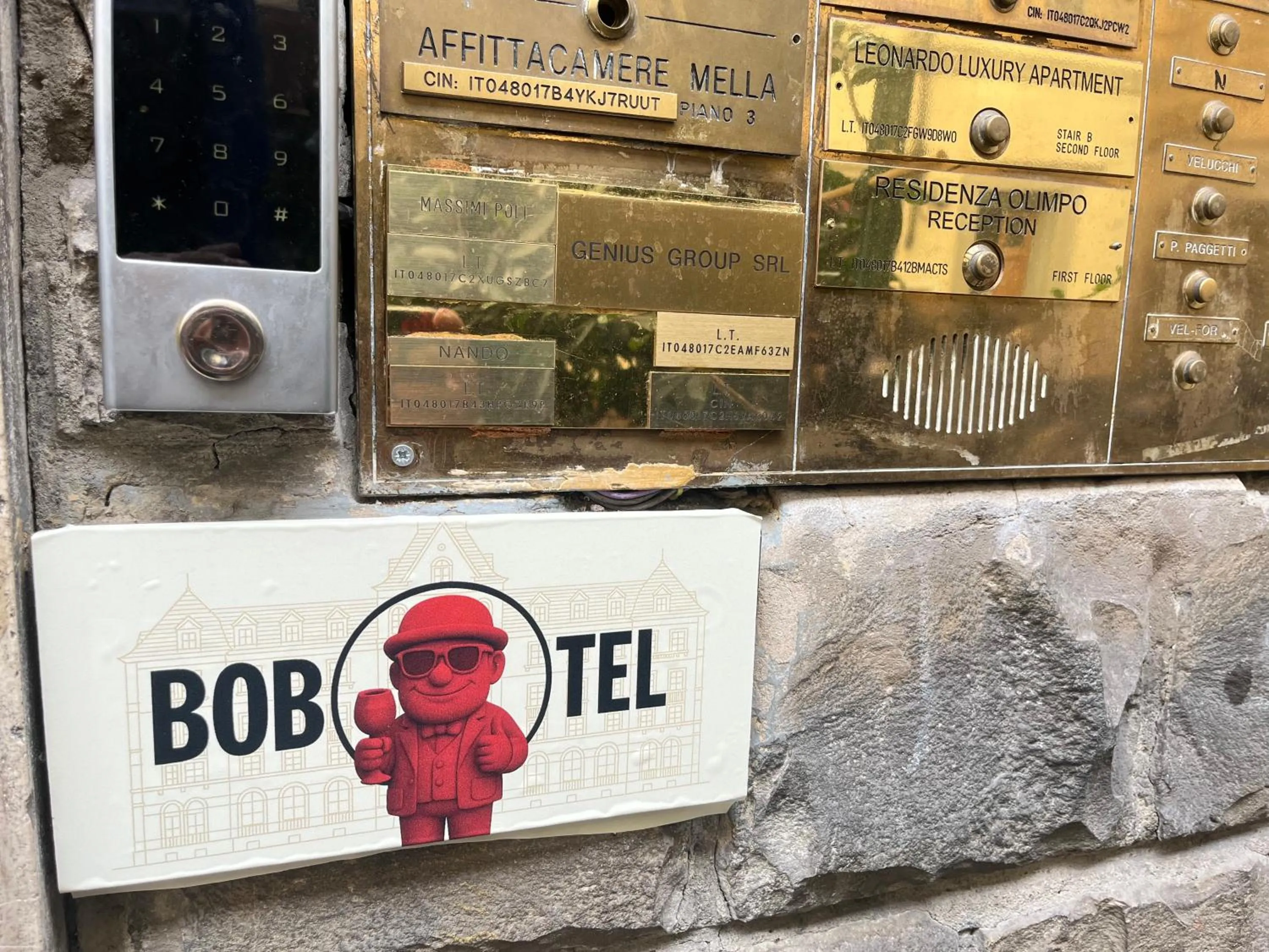 Property building in BOBOTEL ROOMS City Center