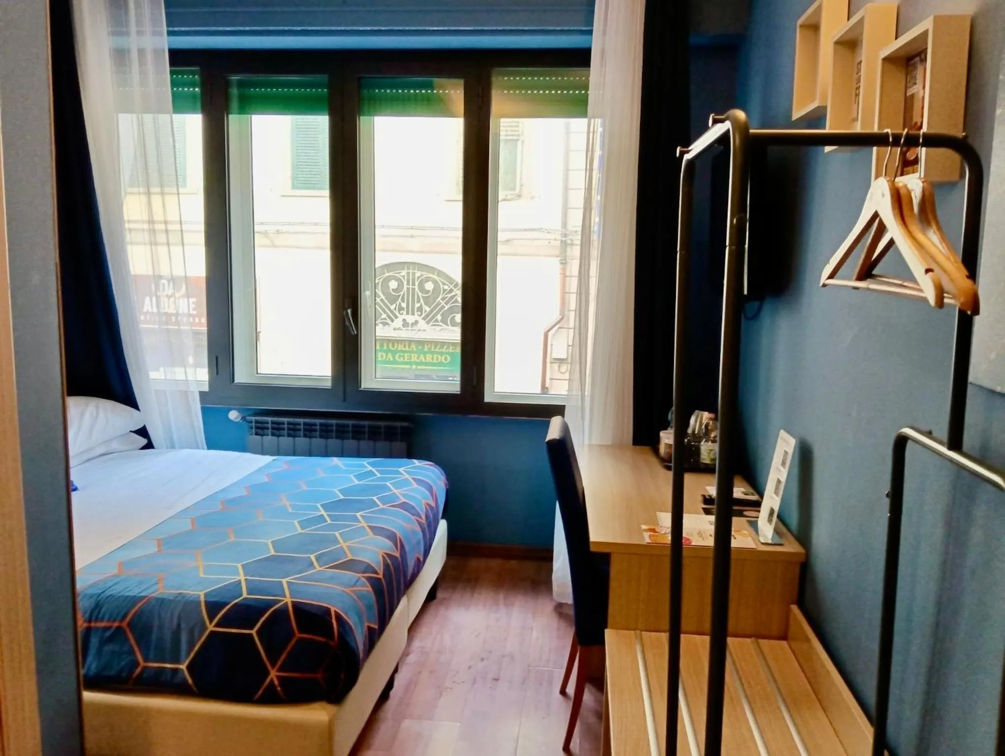 Photo of the whole room, Bed in BOBOTEL ROOMS City Center