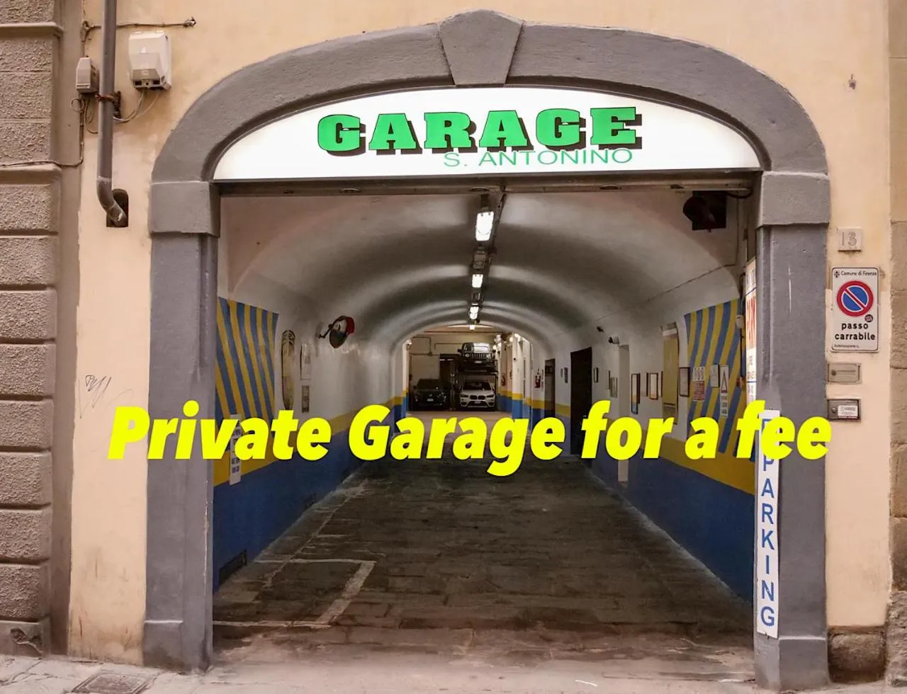 Parking in BOBOTEL ROOMS City Center