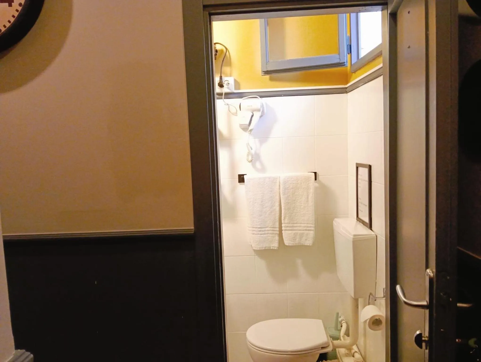 Bathroom in BOBOTEL ROOMS City Center