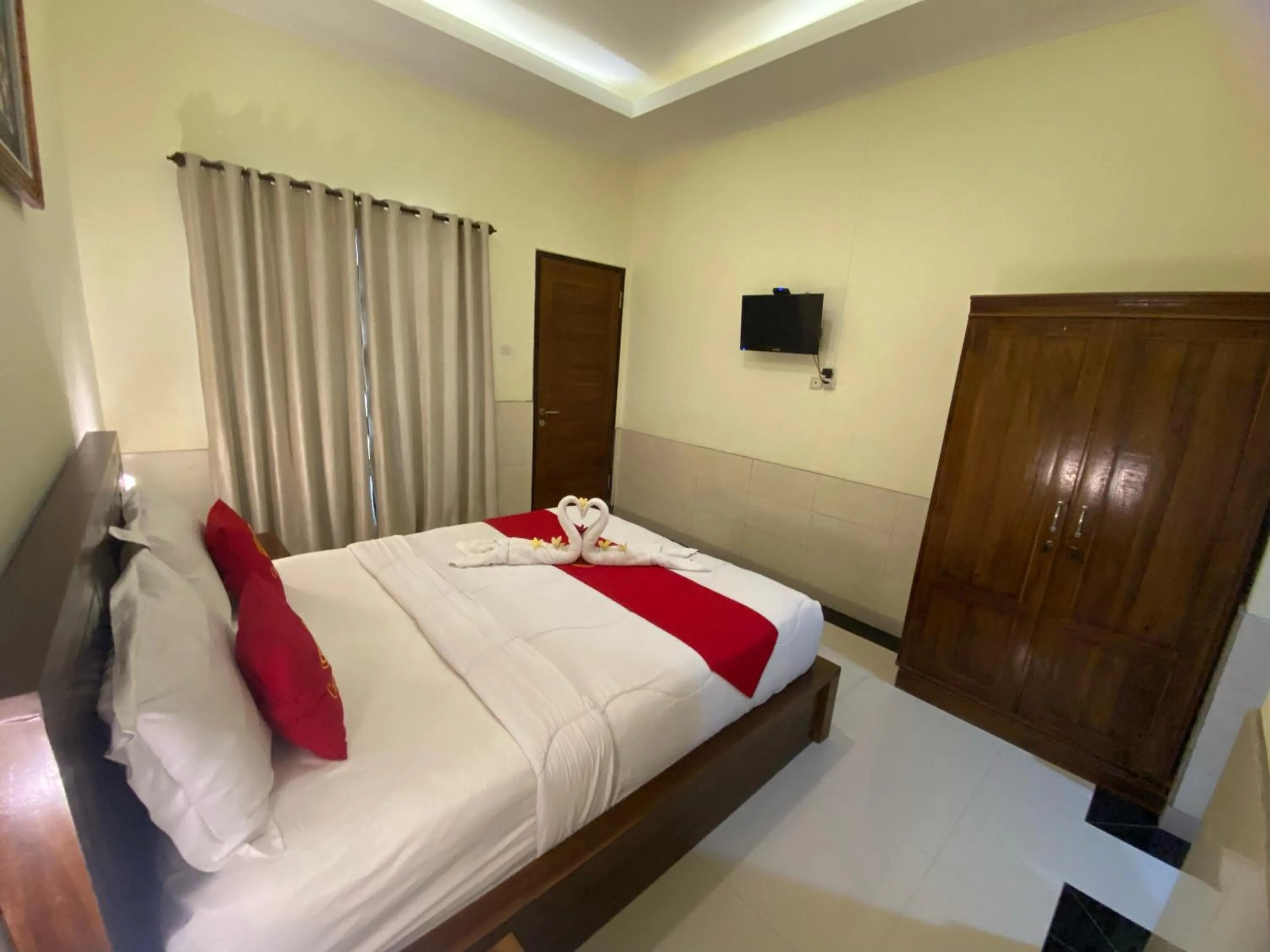 Bed in Cave Beach Bungalow