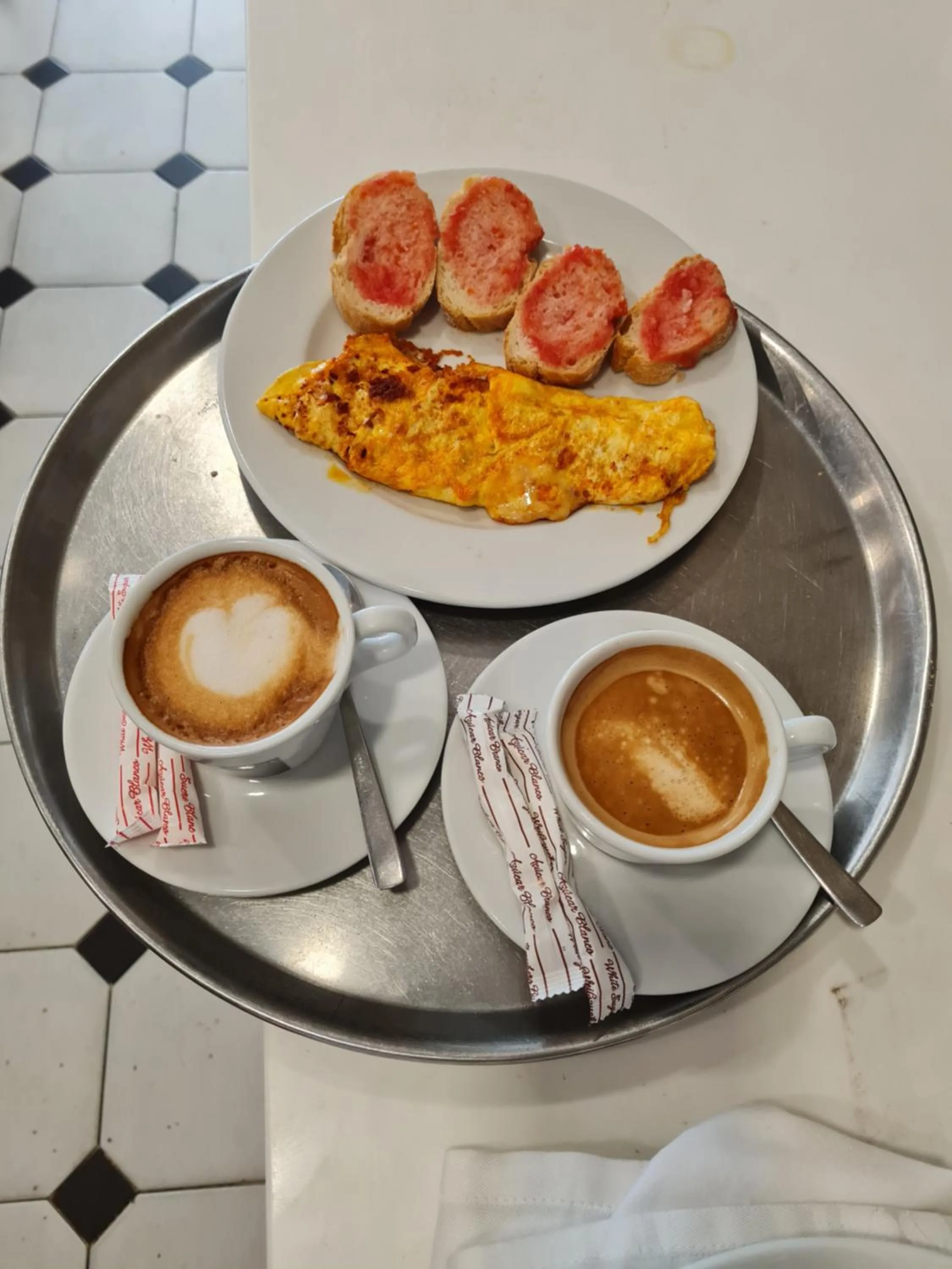 Breakfast in Hostal S'Algaret