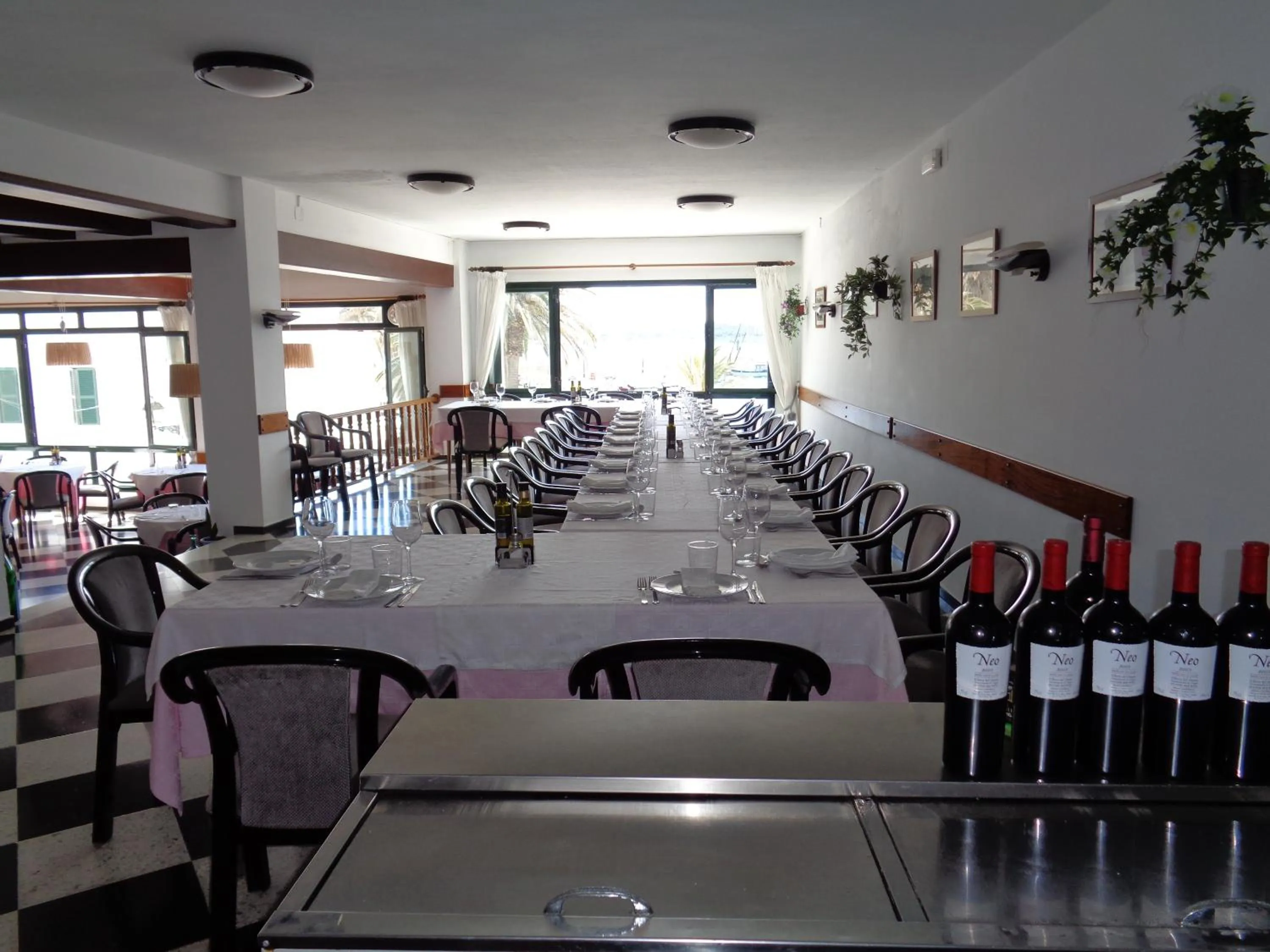 Restaurant/places to eat in Hostal S'Algaret