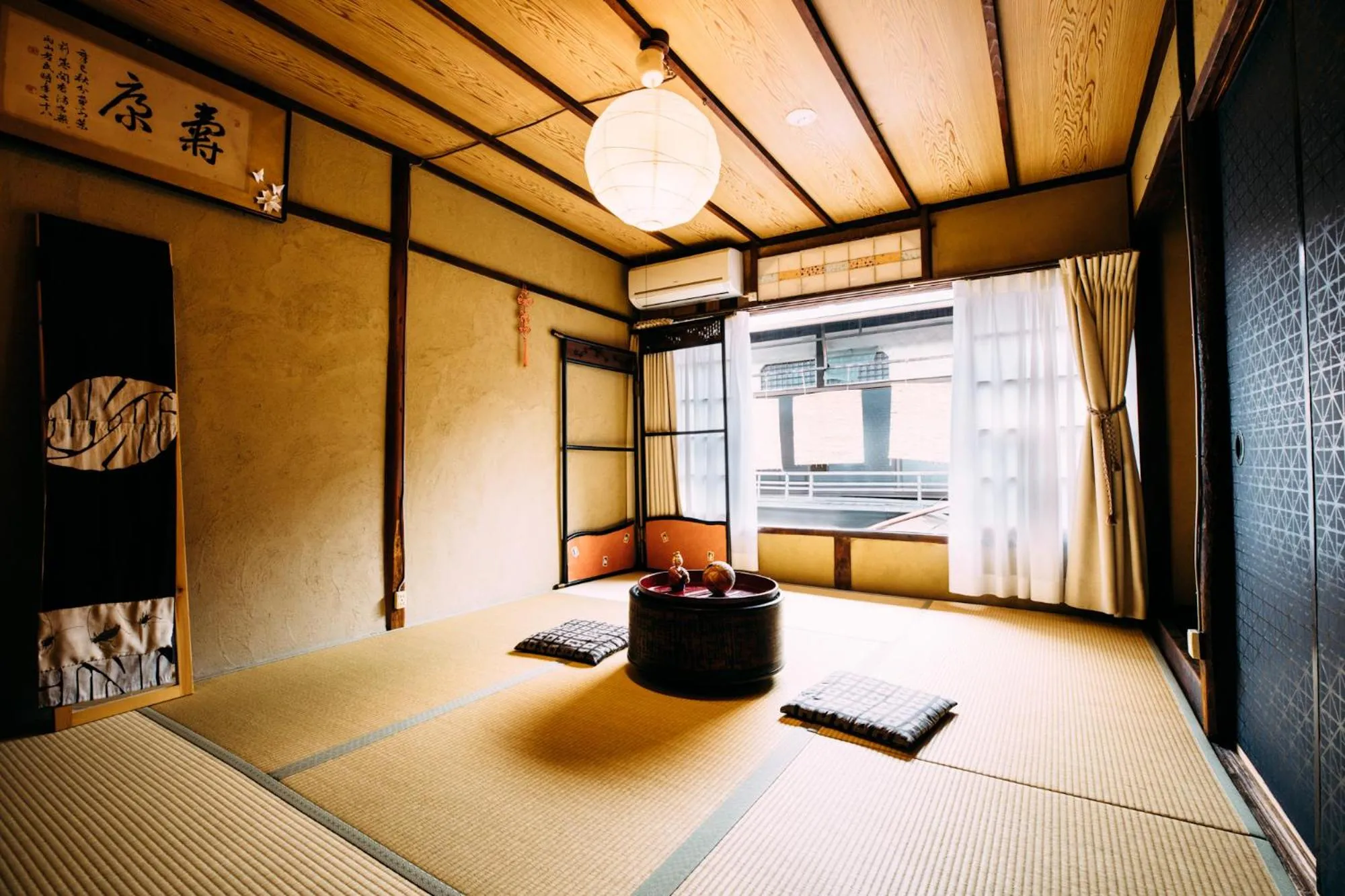 Photo of the whole room, Bed in Tsukito