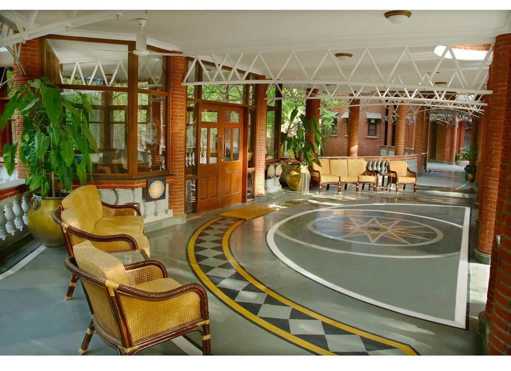 Lobby or reception in WelcomHeritage Taragarh Palace