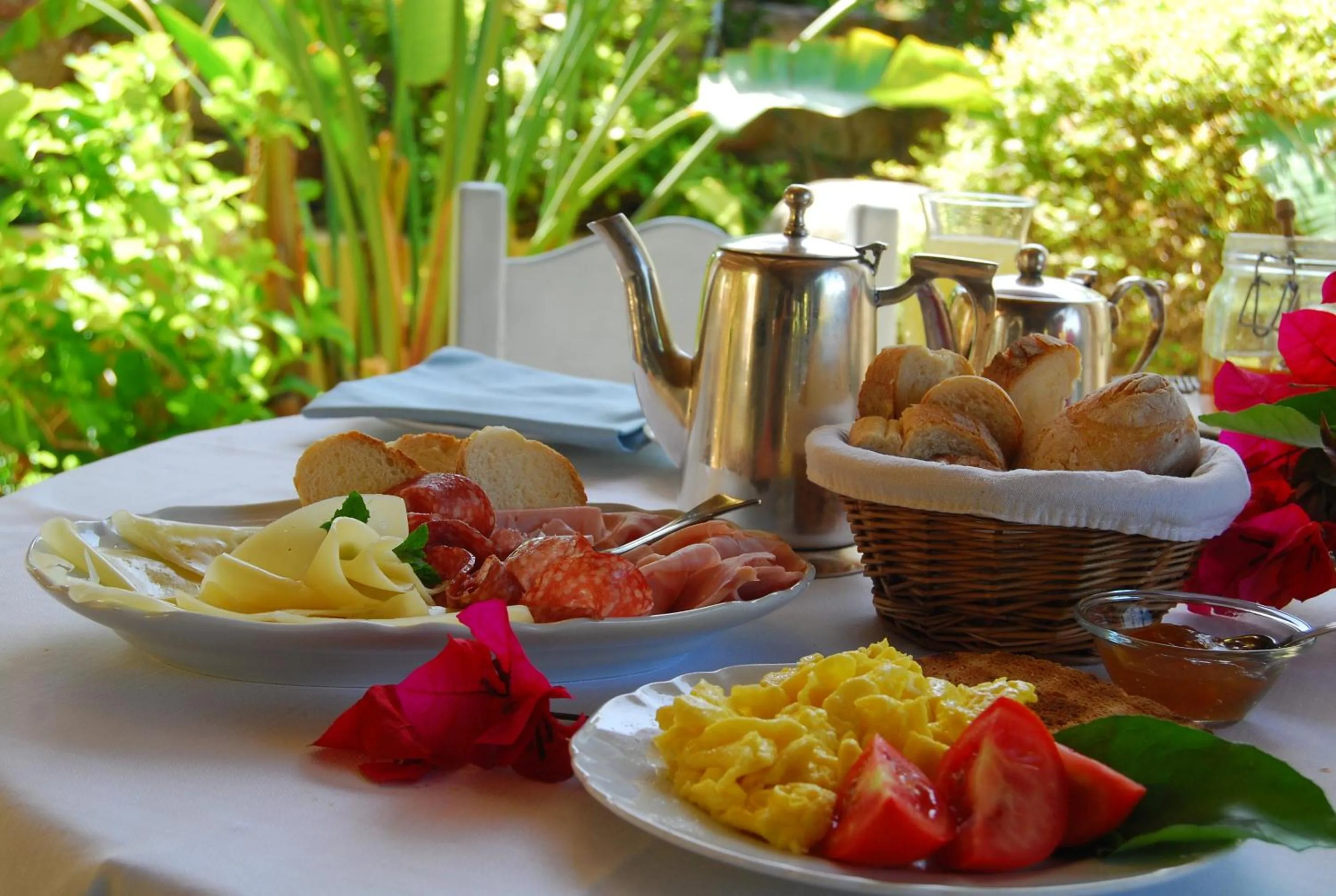 Restaurant/places to eat in Boutique Hotel Su Sergenti