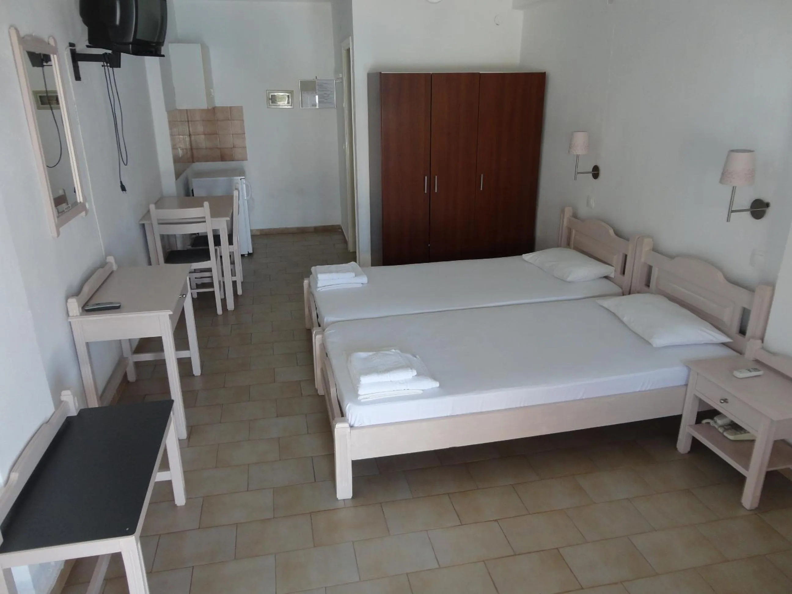 Photo of the whole room, Bed in Lianos Hotel Apartments
