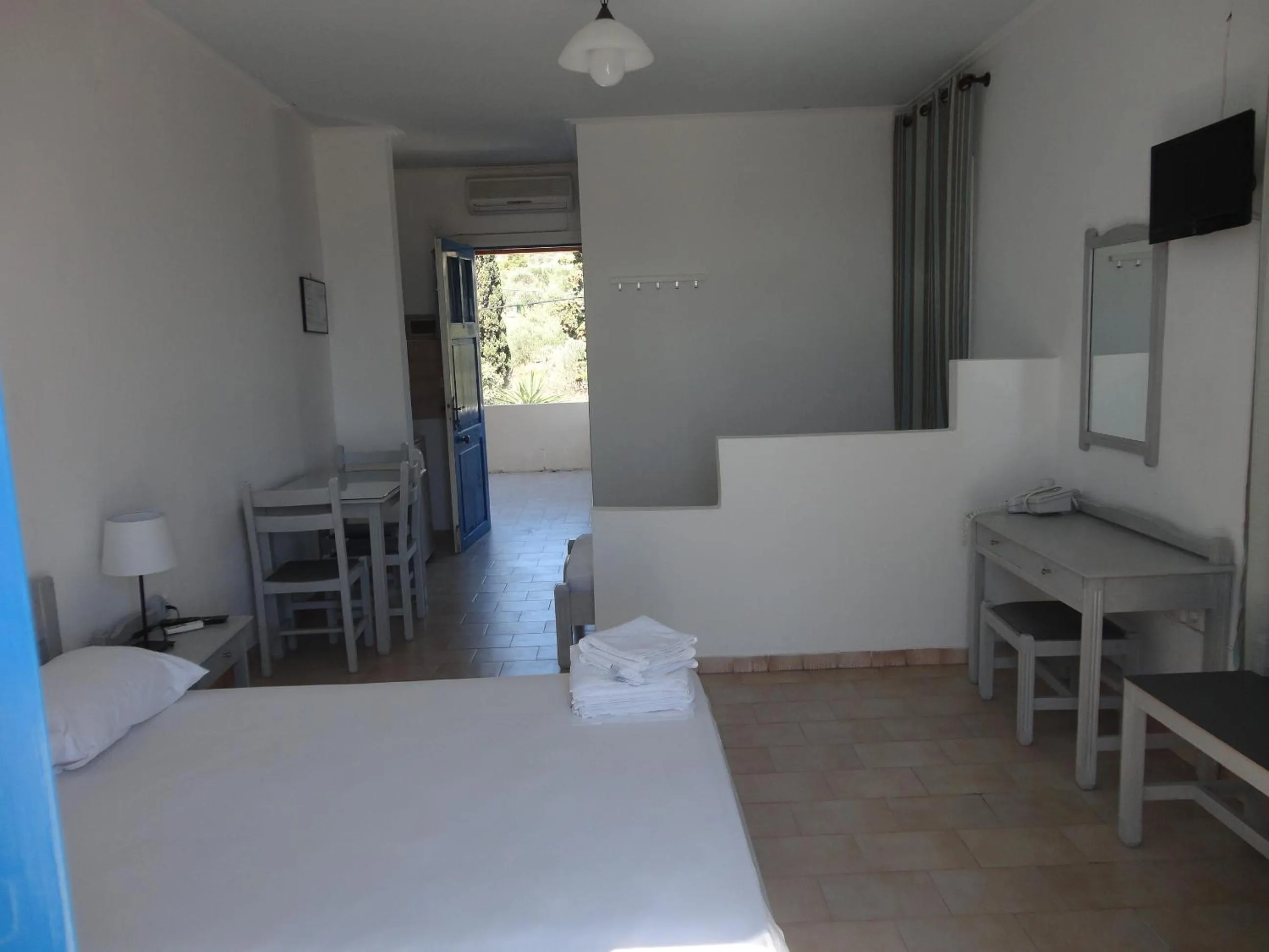 Photo of the whole room, Bed in Lianos Hotel Apartments