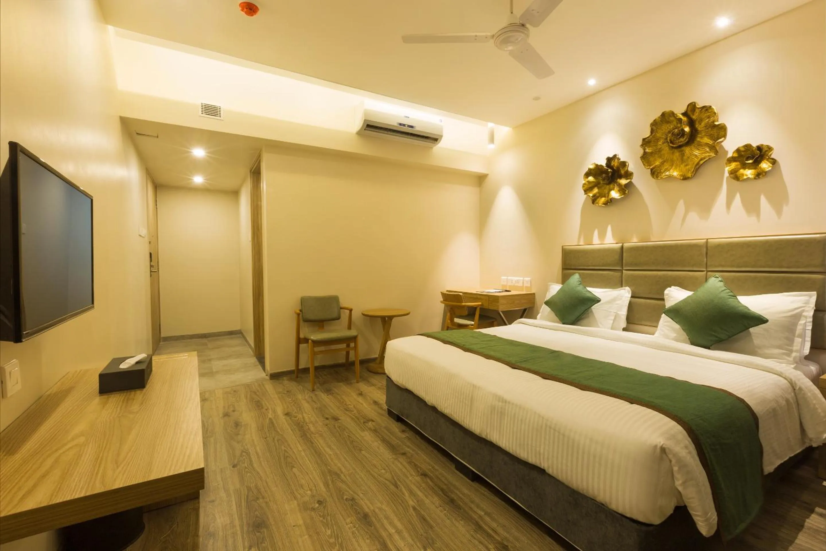 Bed in Floressa Randa Business Hotel