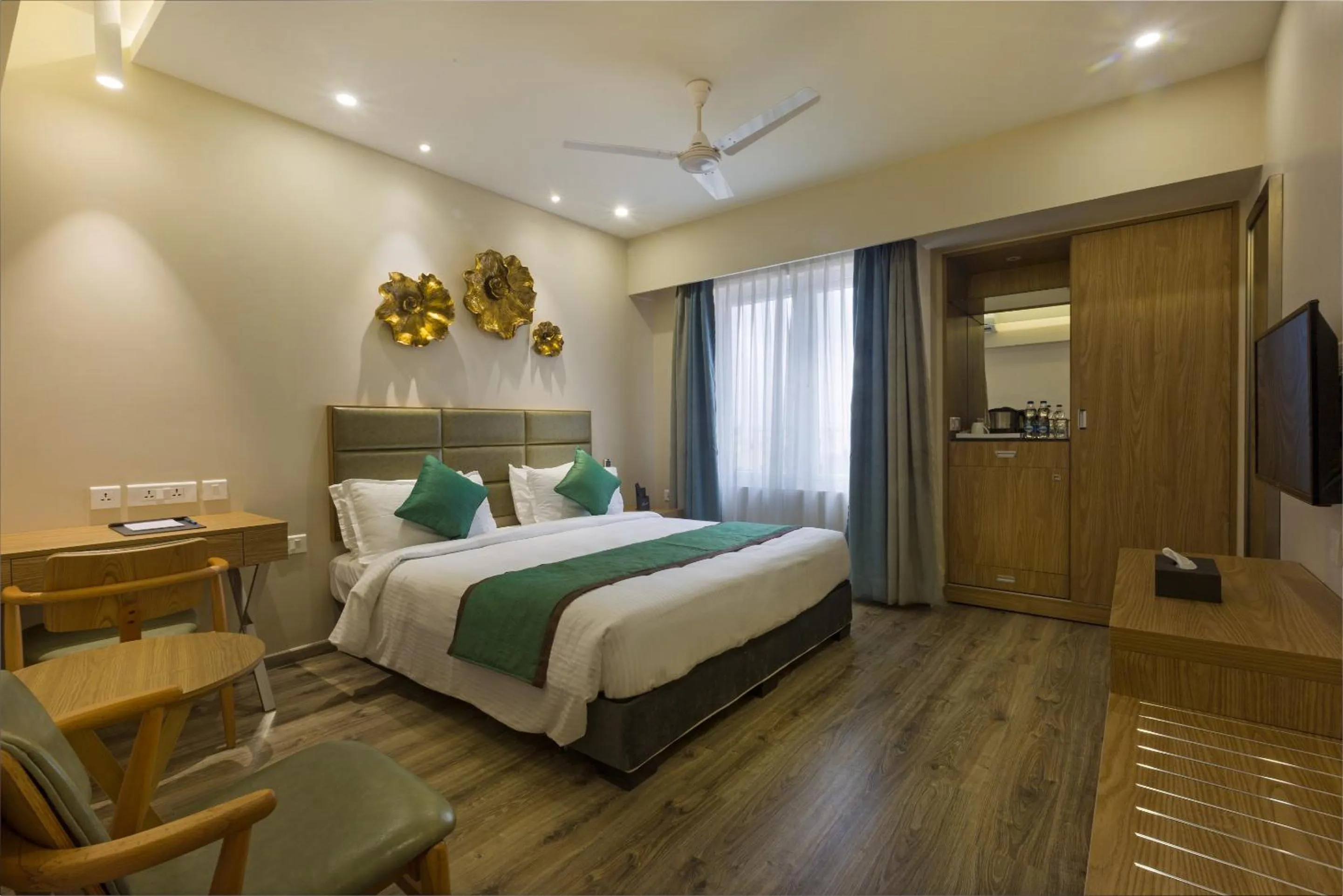 Bed in Floressa Randa Business Hotel