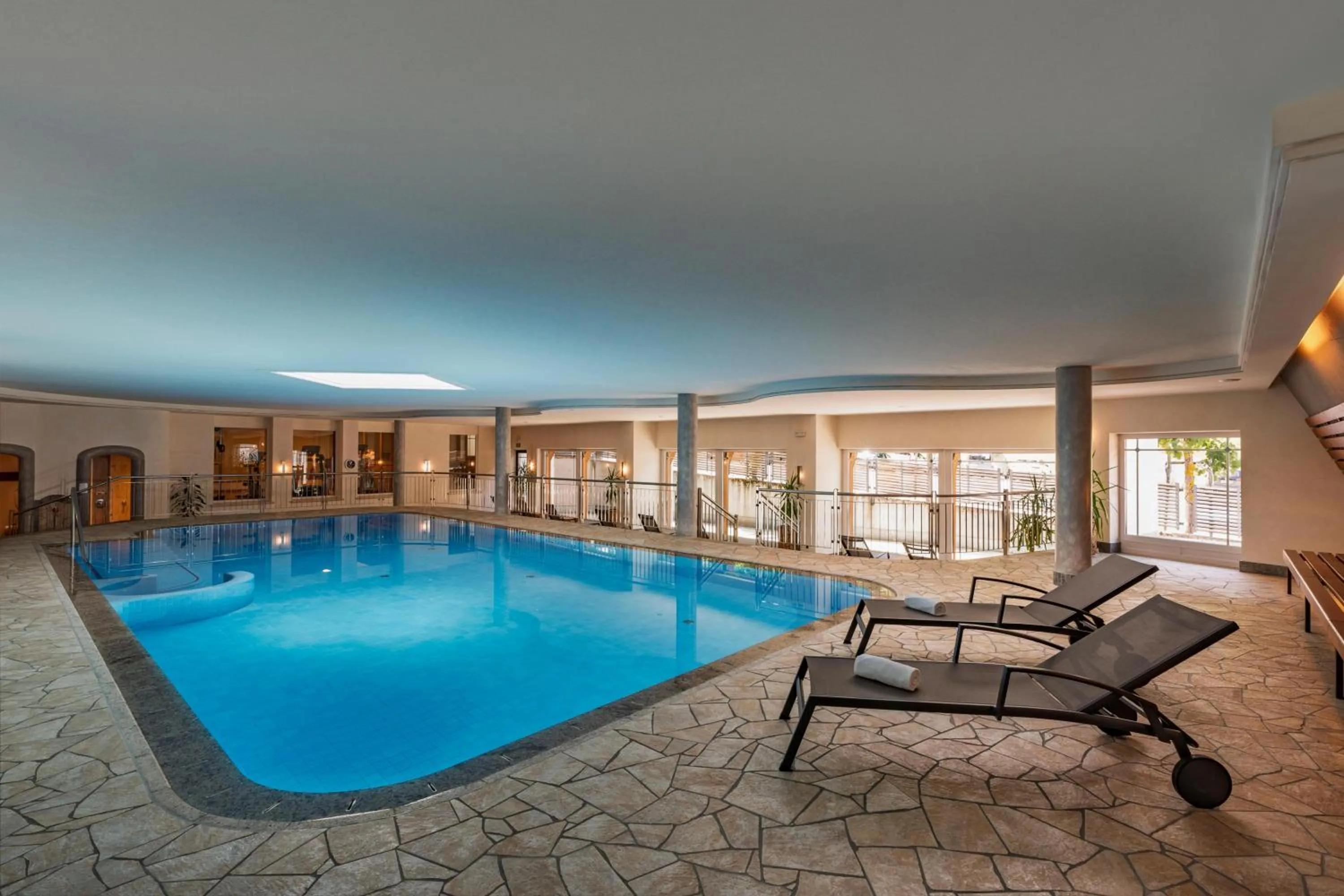 Swimming pool in Hotel Eller