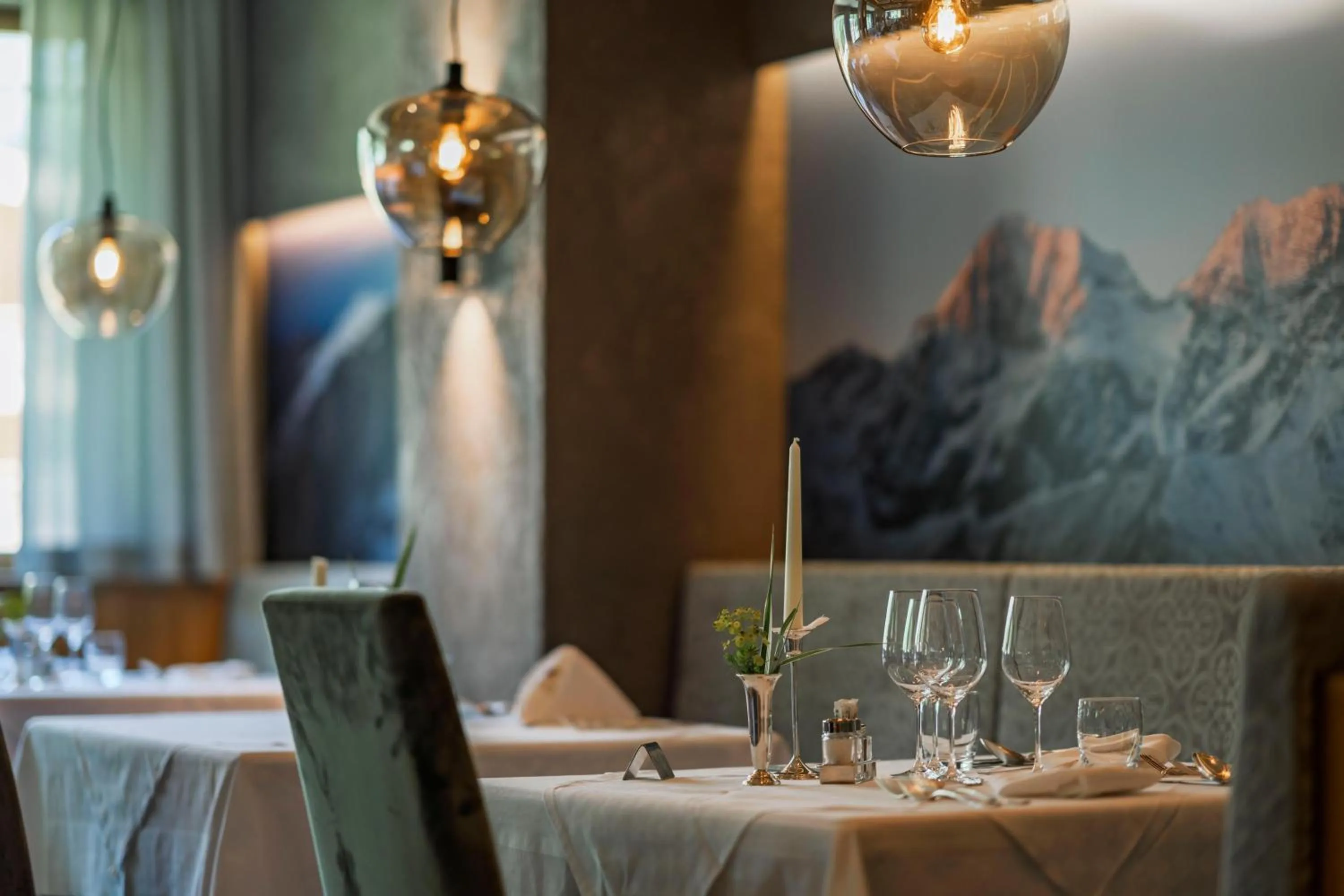 Restaurant/places to eat in Hotel Eller