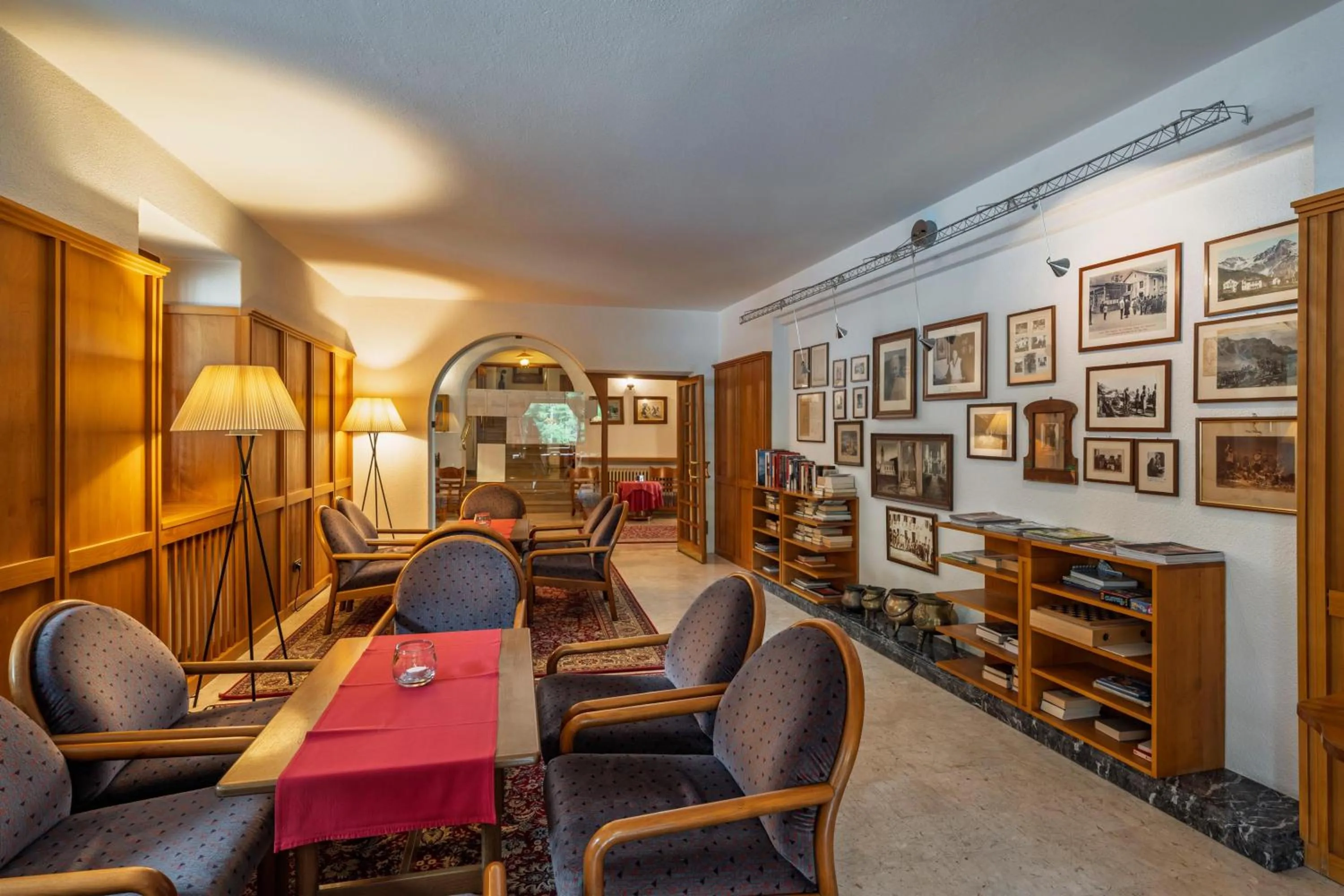 Communal lounge/ TV room in Hotel Eller