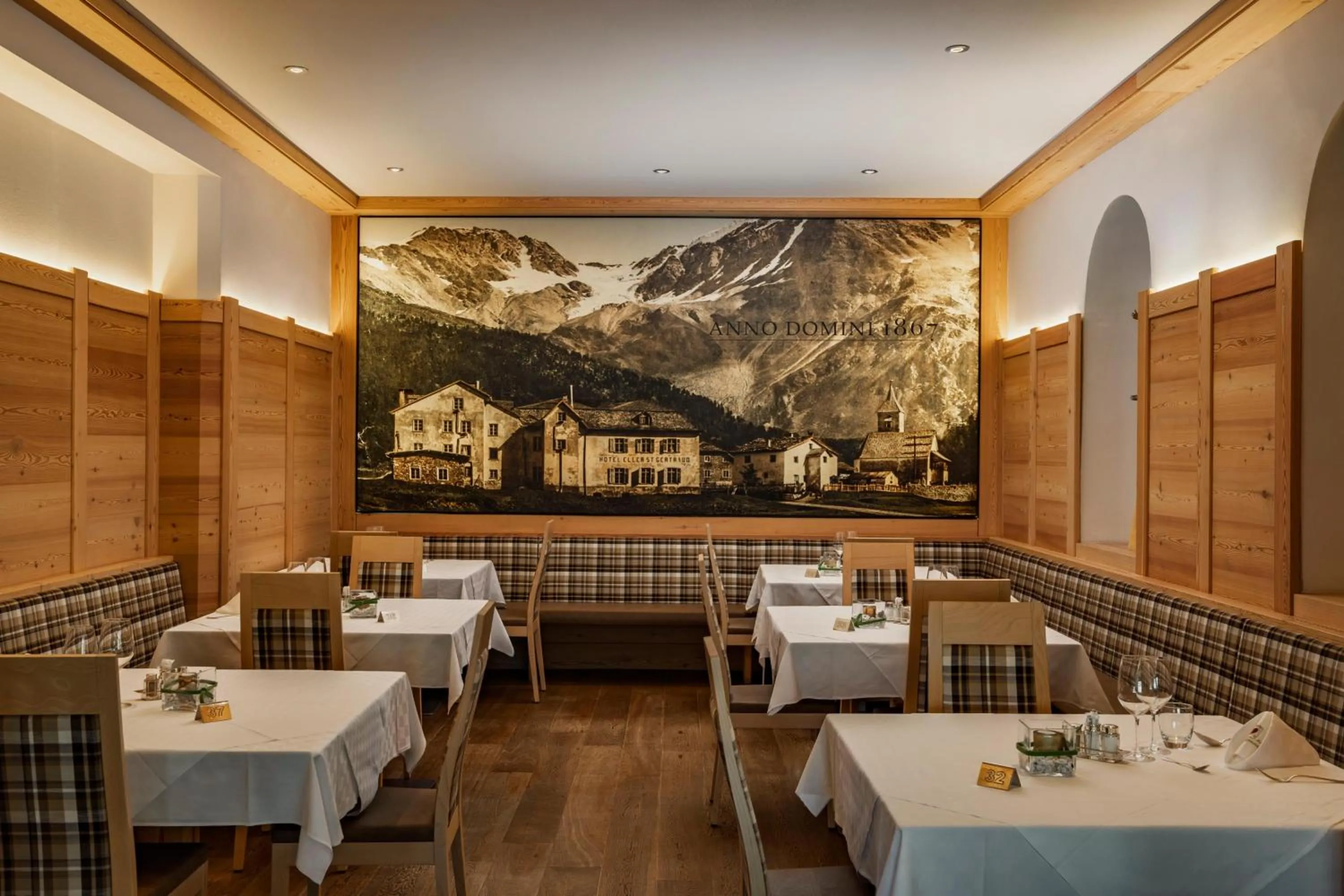 Restaurant/places to eat in Hotel Eller