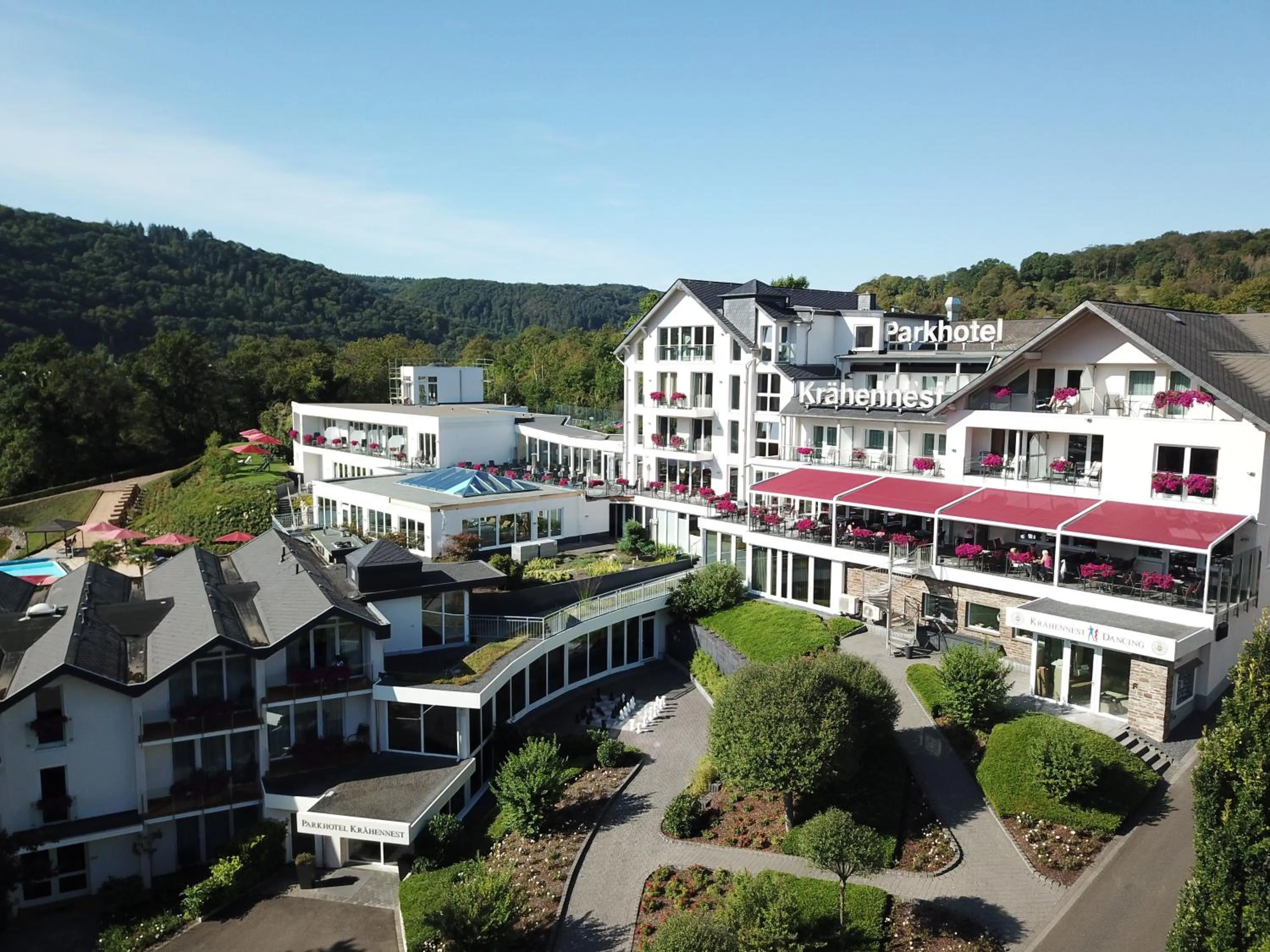 Property building in Moselstern Parkhotel Krähennest