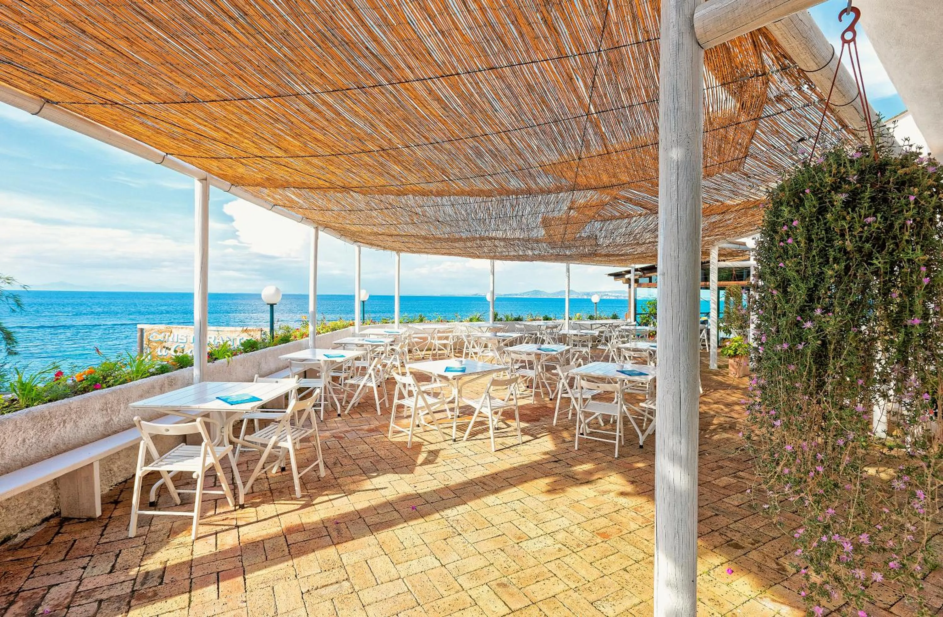 Restaurant/places to eat in Hotel Oasi Castiglione