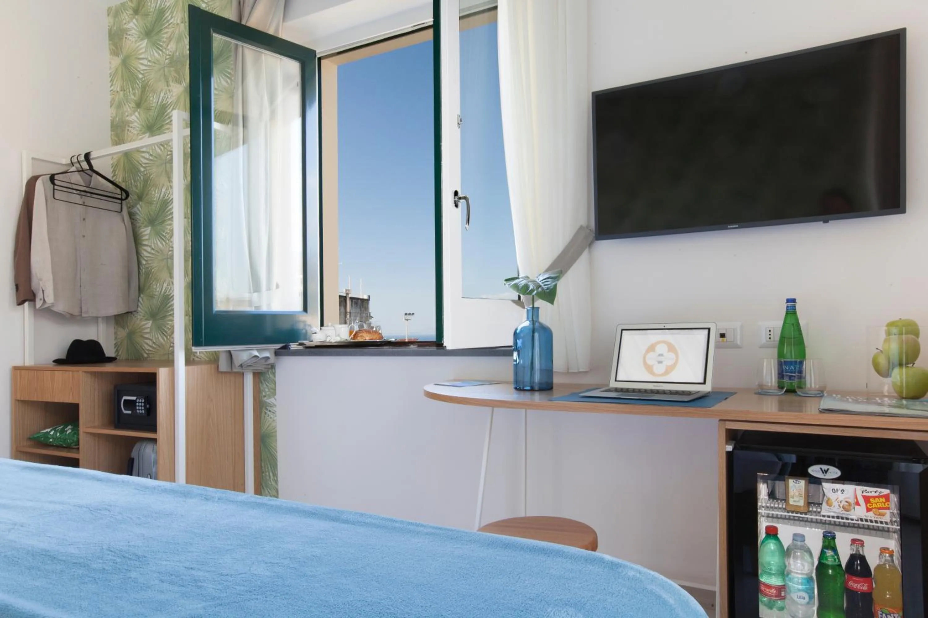 Decorative detail, Bed in Unconventional Sorrento Coast