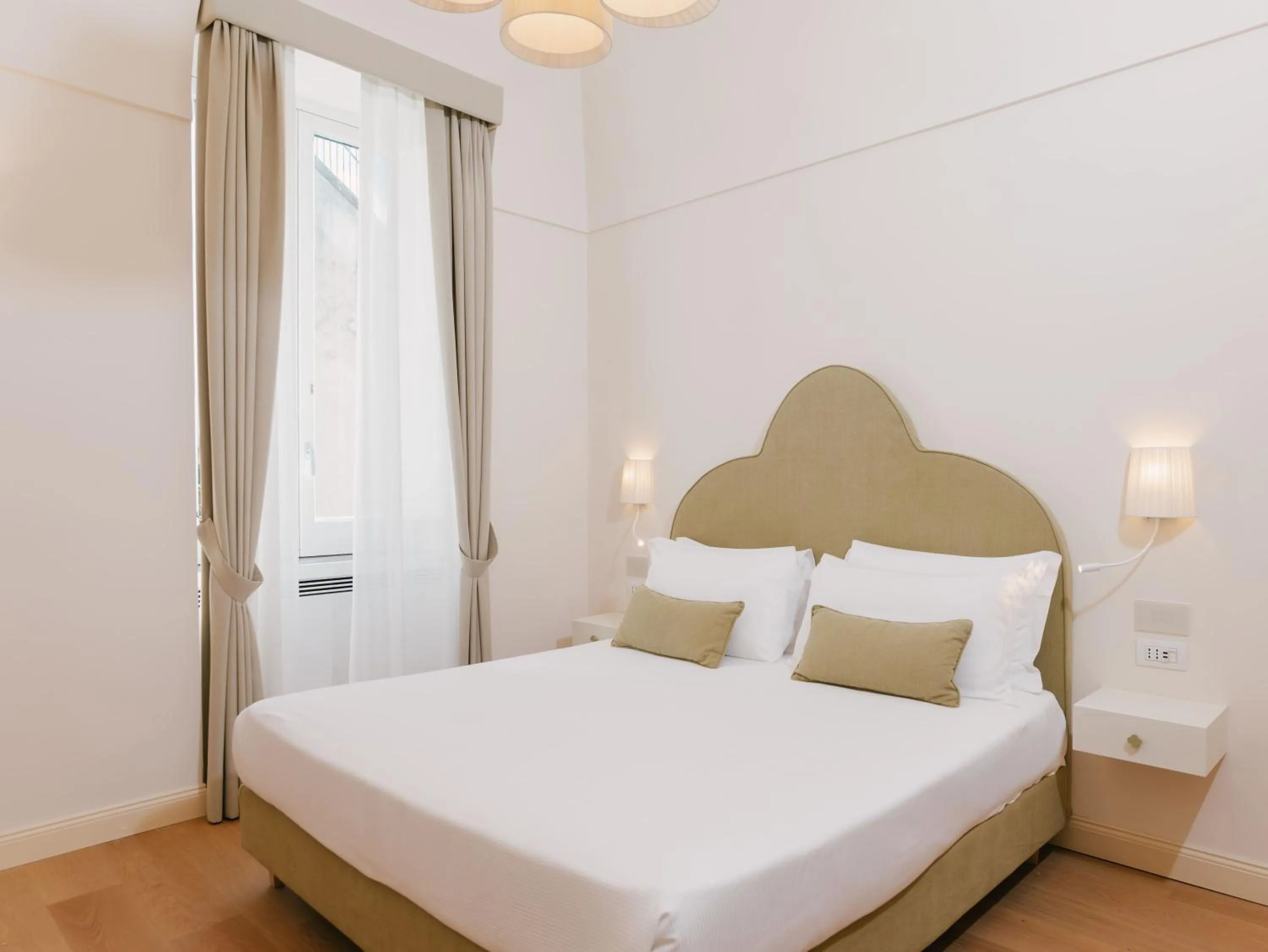 Bed in Unconventional Sorrento Coast