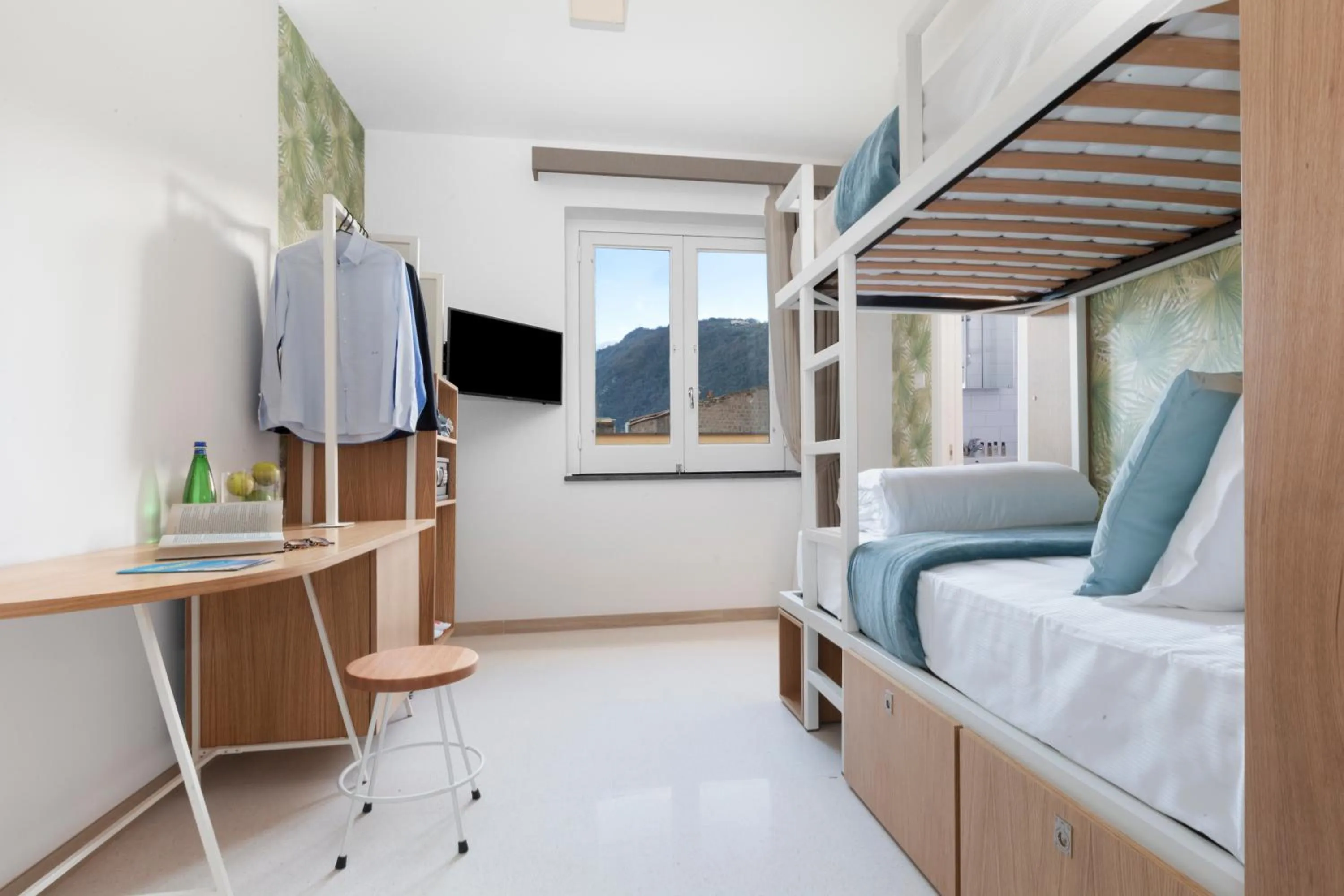 Photo of the whole room, Bed in Unconventional Sorrento Coast