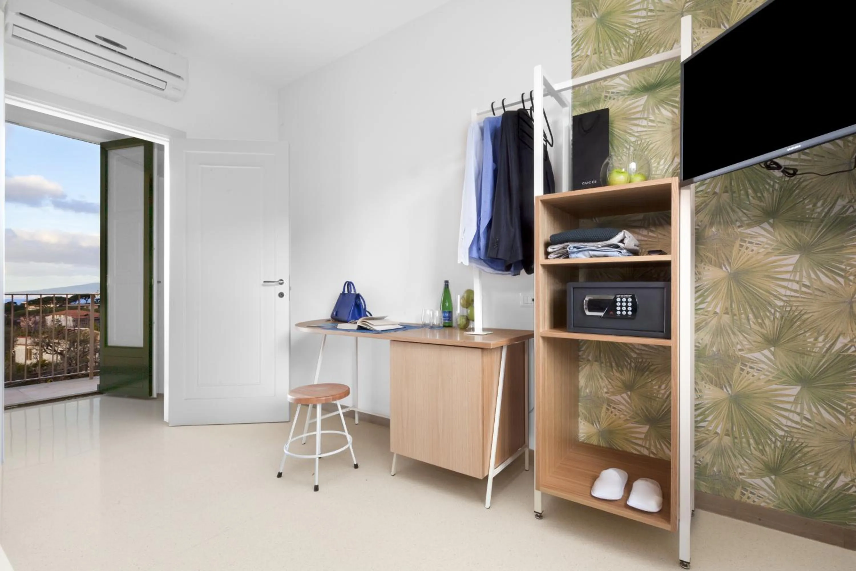 Decorative detail in Unconventional Sorrento Coast