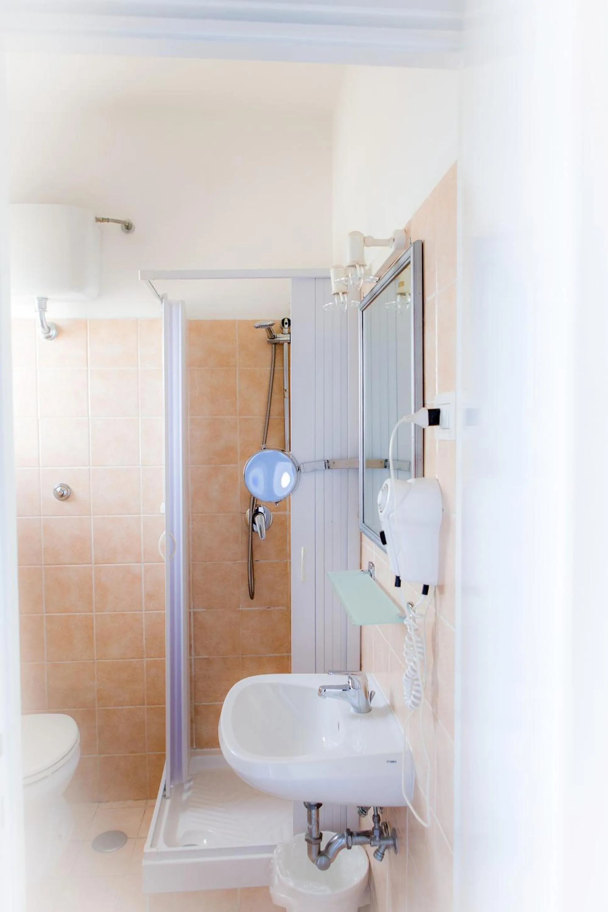 Bathroom in Piccolo Hotel