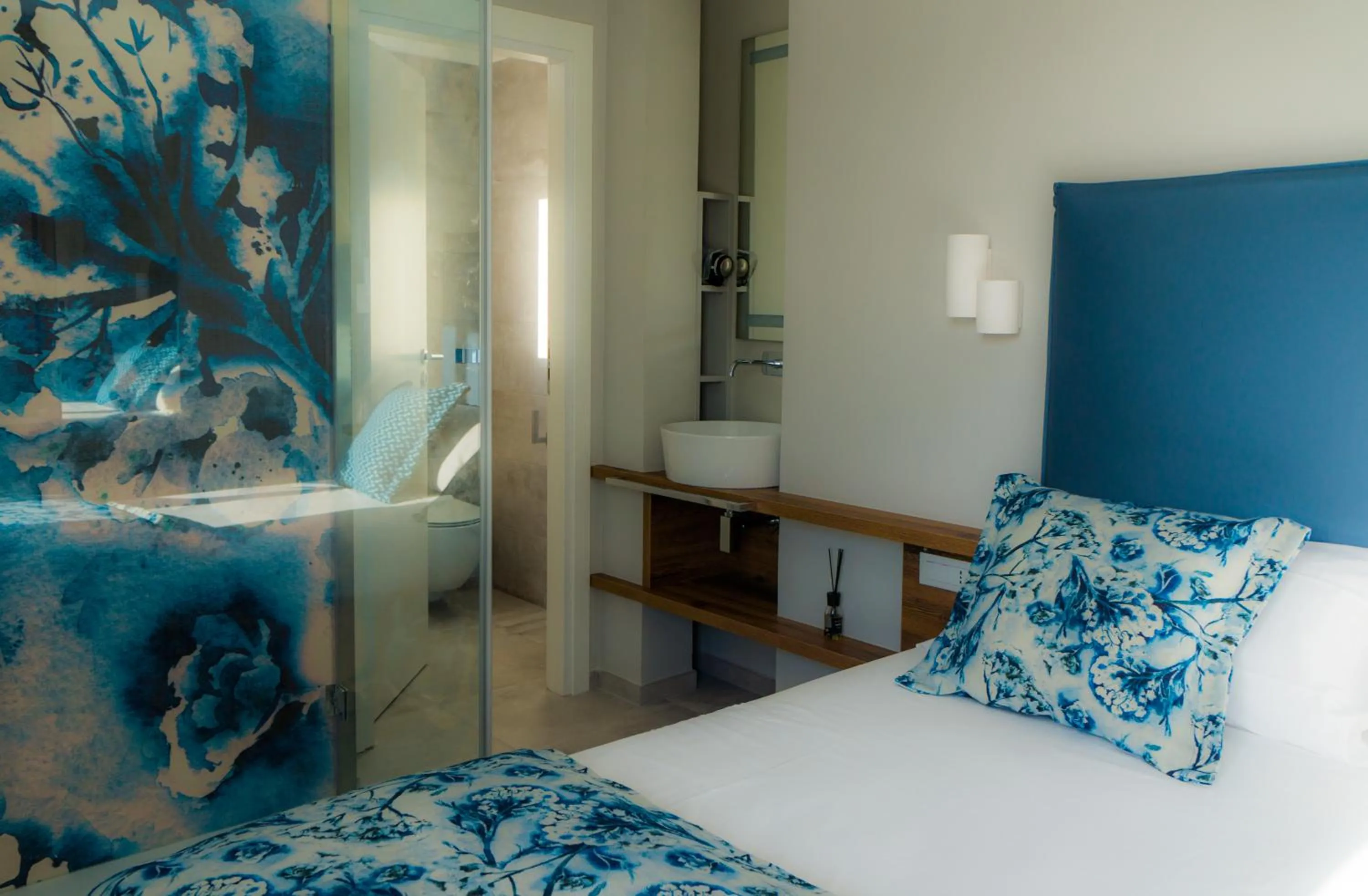 Shower in Piccolo Hotel