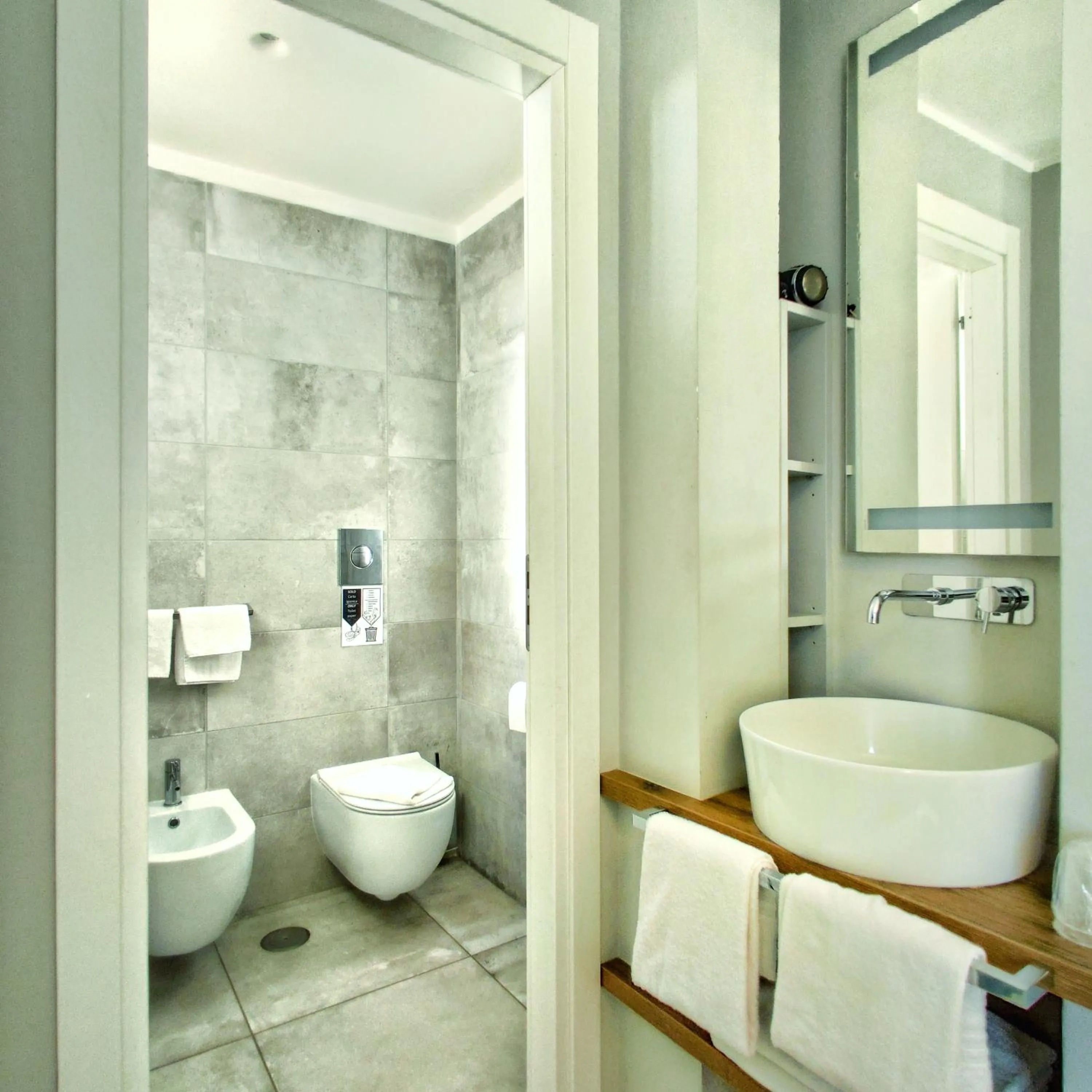 Bathroom in Piccolo Hotel