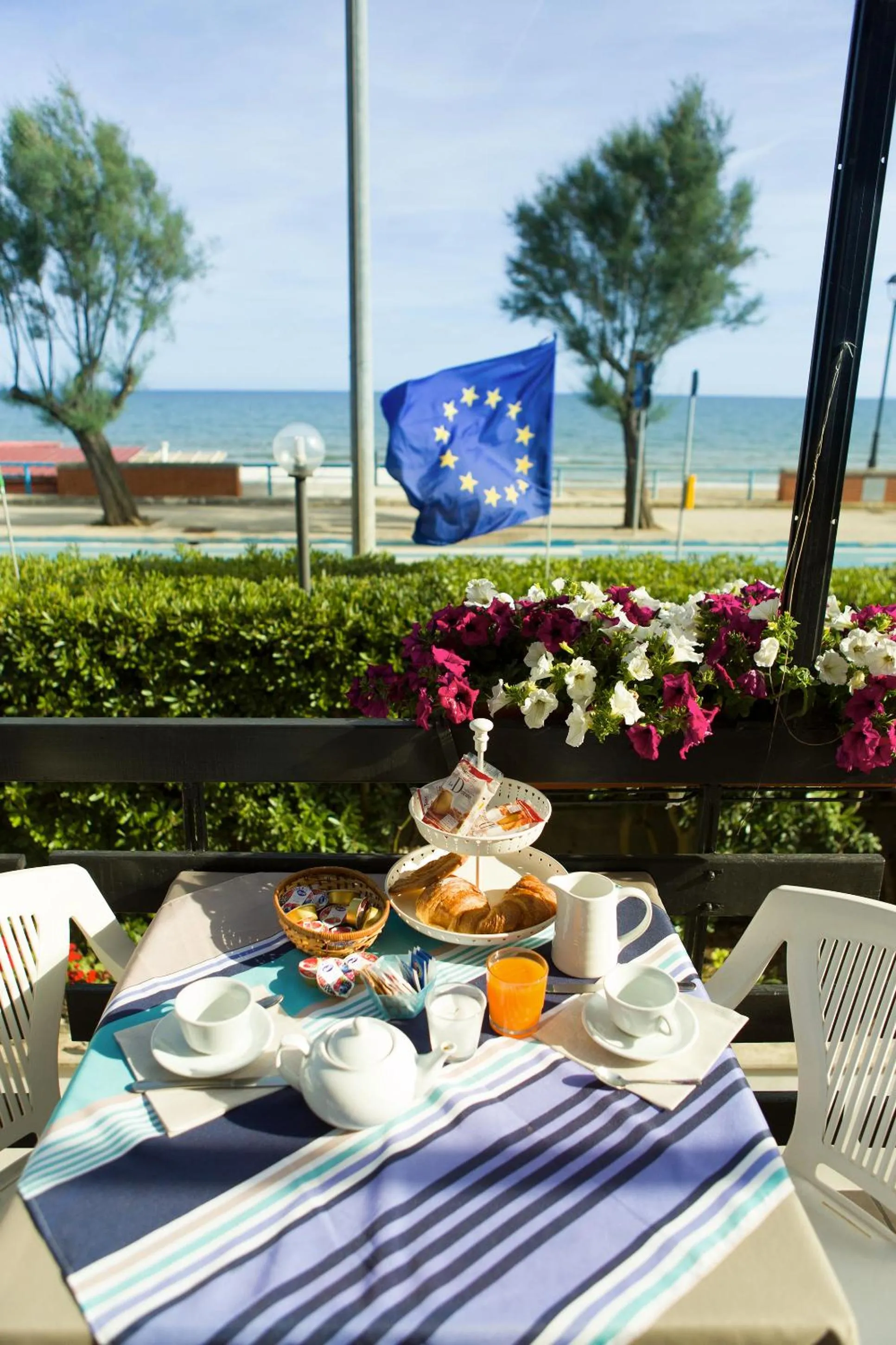 Area and facilities in Piccolo Hotel