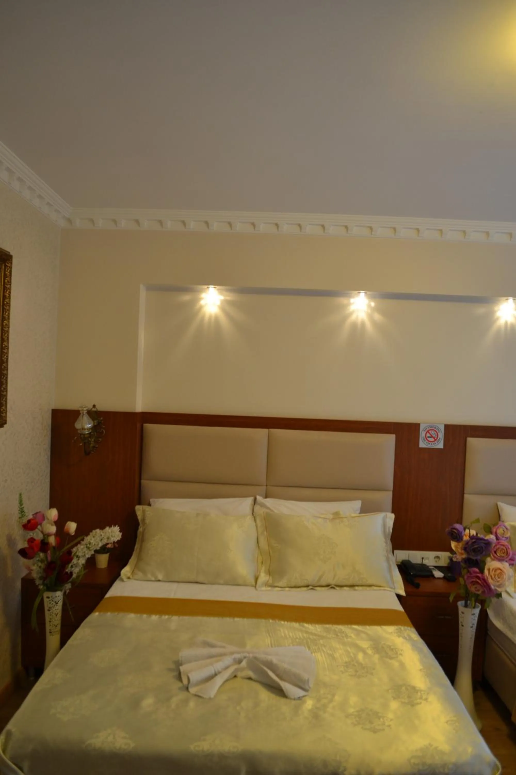 Bedroom, Bed in Peradise Hotel