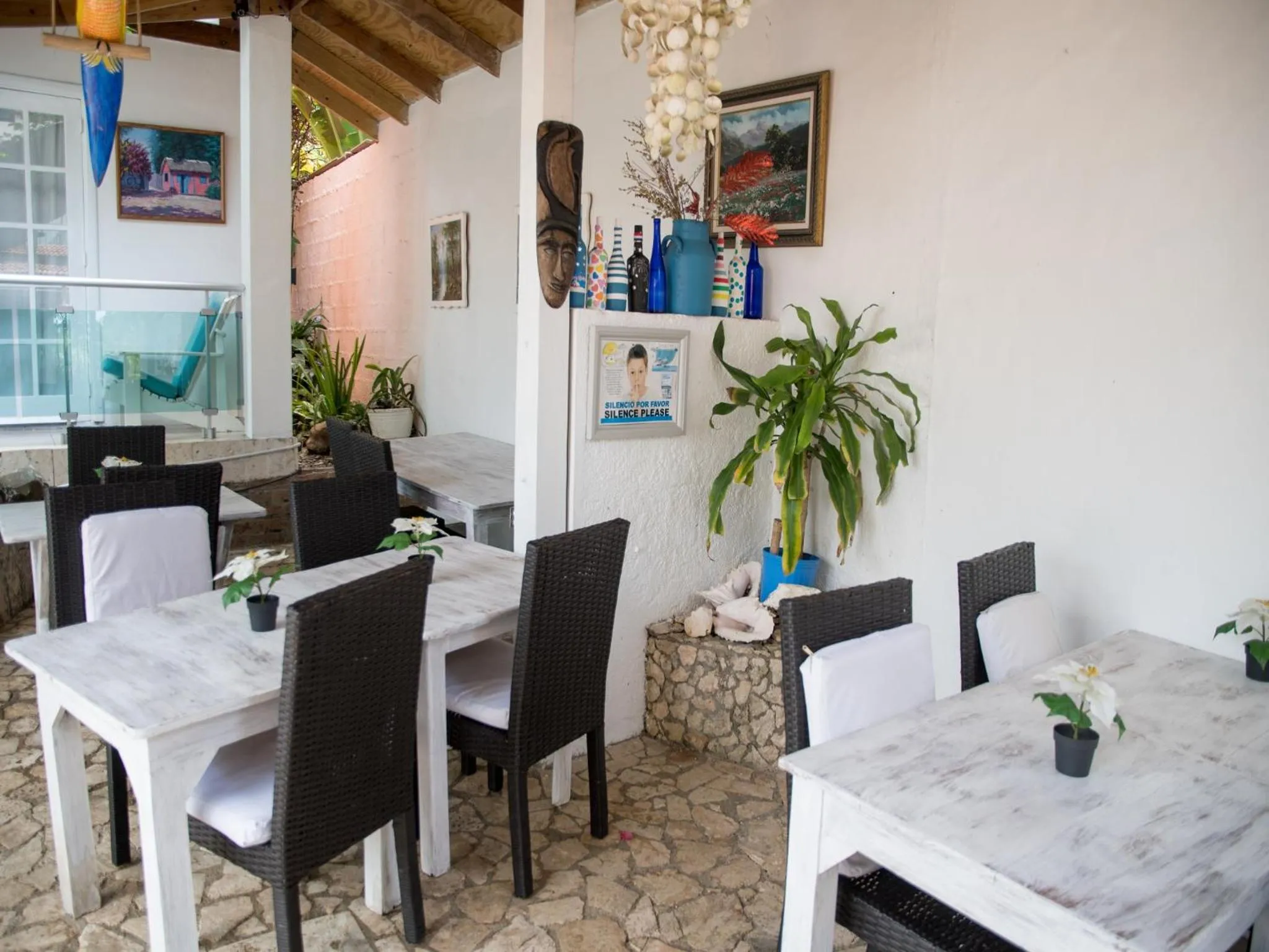 Seating area in Hotel Neptuno Refugio