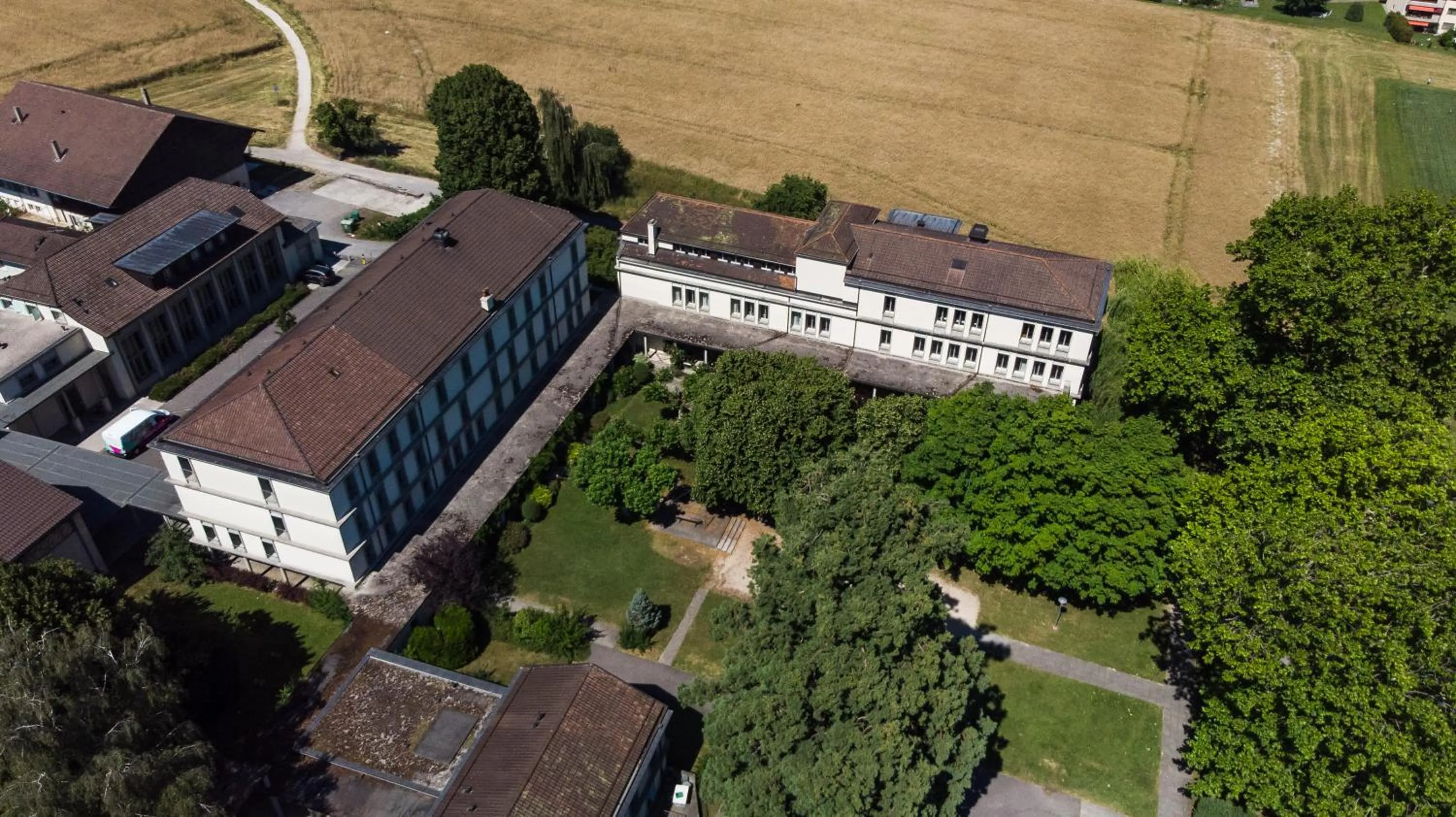 Property building in Hotel La Longeraie