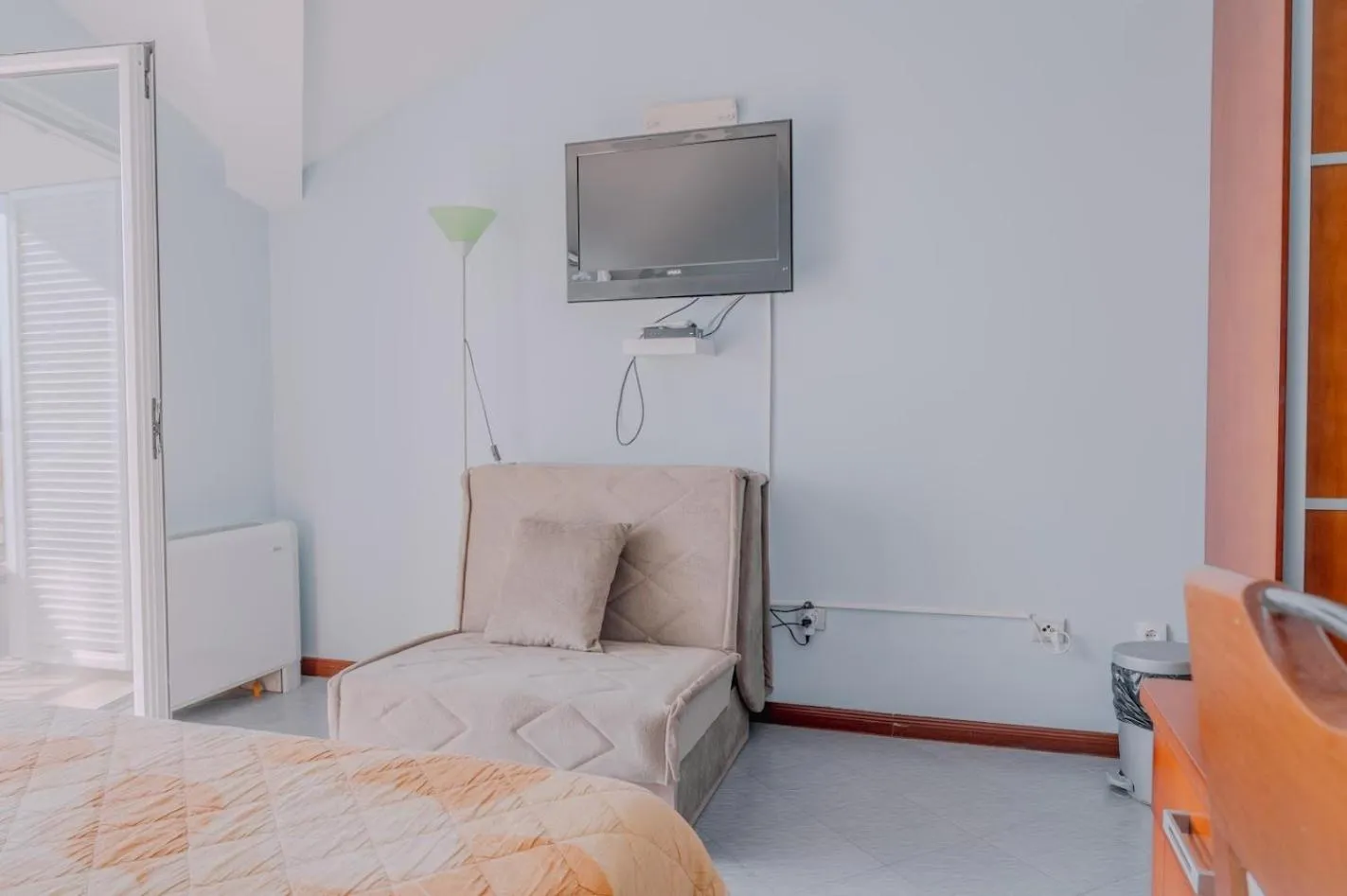 Photo of the whole room, Bed in Hotel R