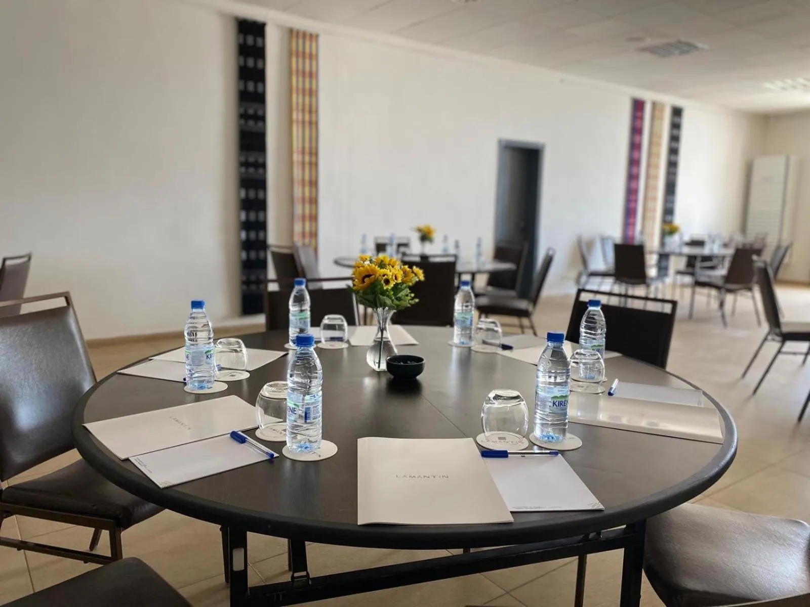 Seating area in Movenpick Resort Lamantin Saly