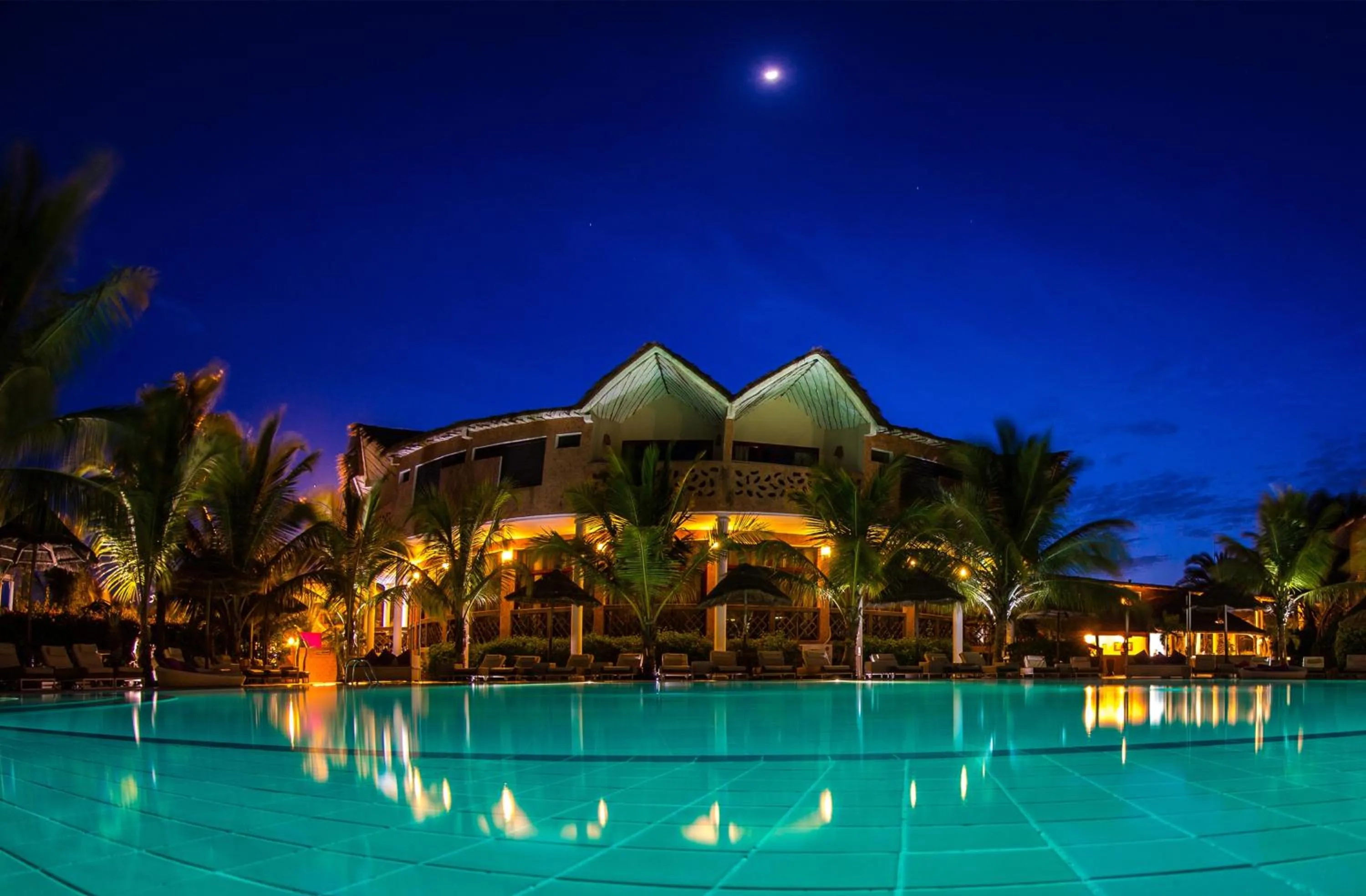 Swimming pool in Movenpick Resort Lamantin Saly