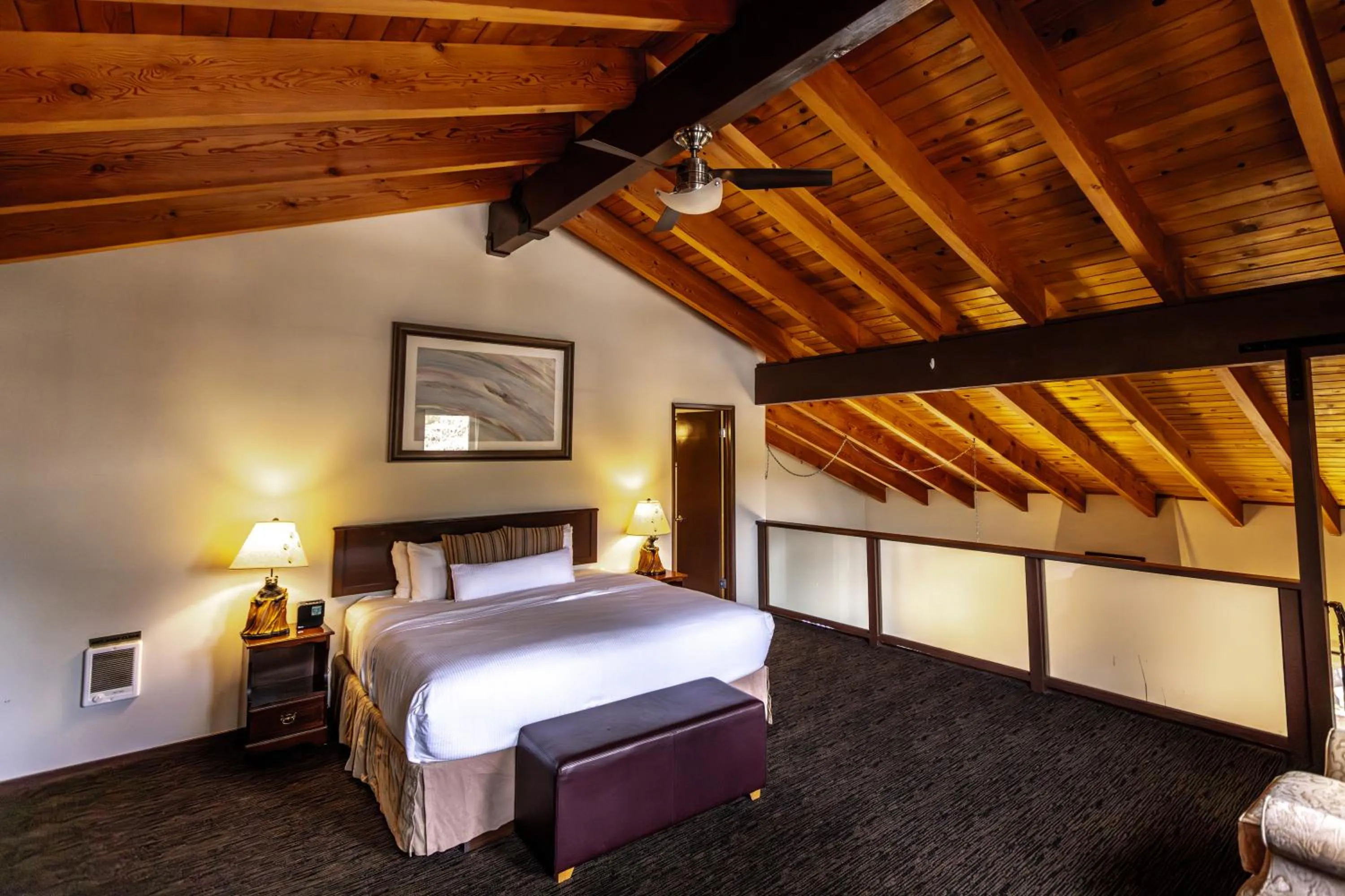 Bedroom, Bed in The Mammoth Creek Inn