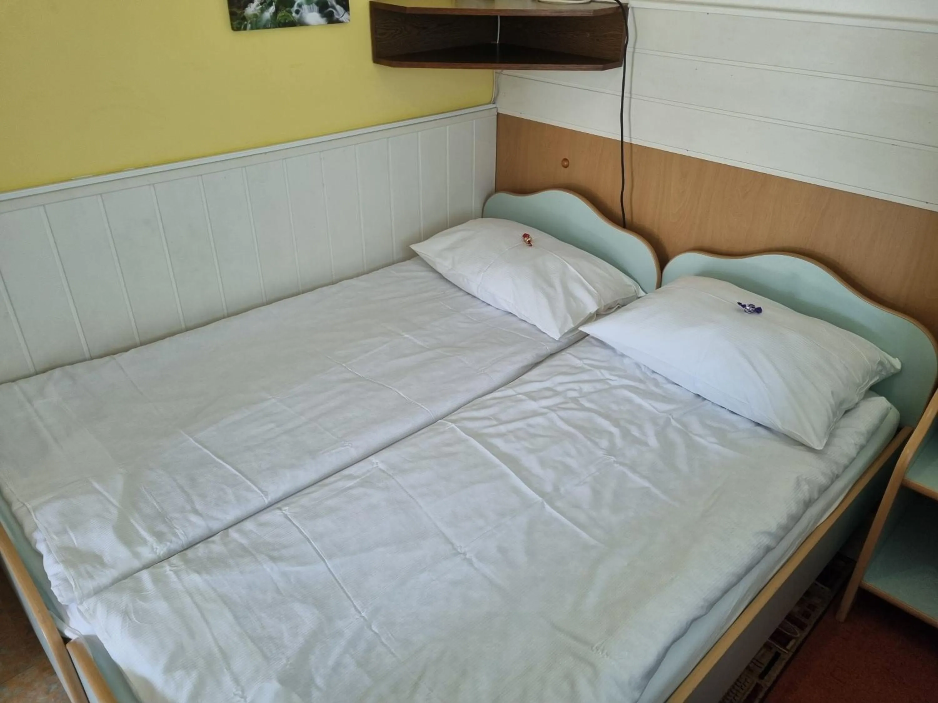 Bed in Rooms & Apartments Jana