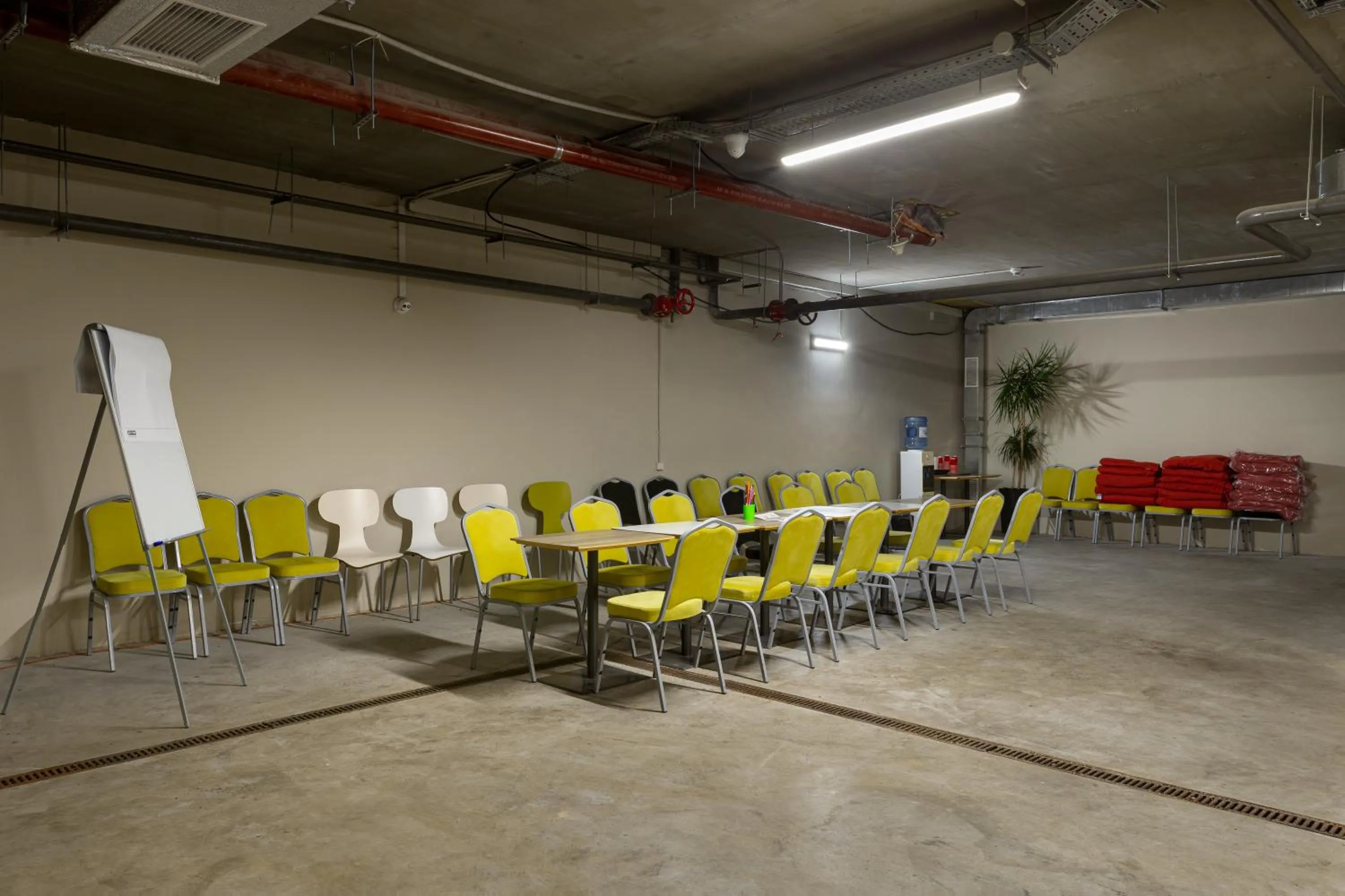 Property building in ibis Kyiv Railway Station