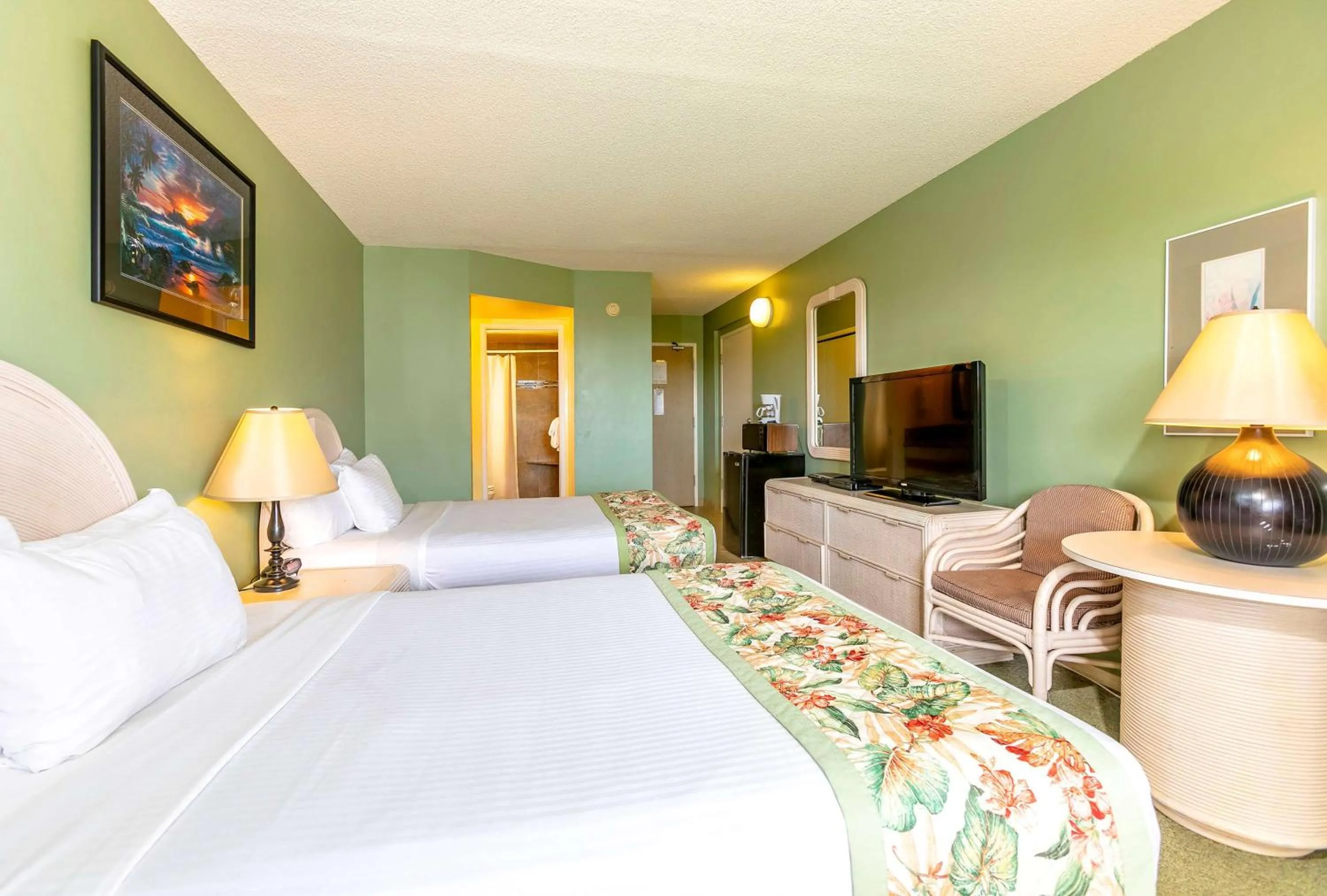 Bed in Aston at the Maui Banyan