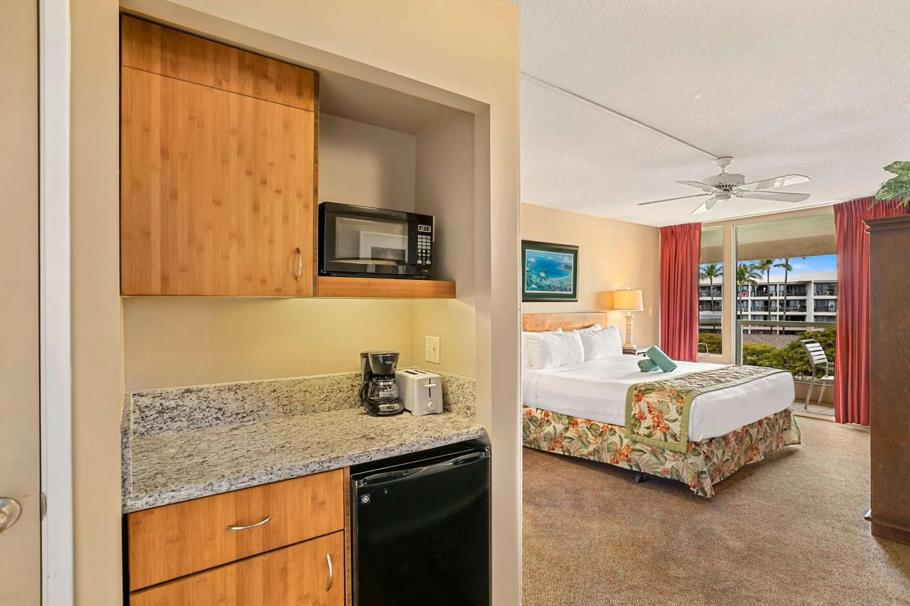 Bed in Aston at the Maui Banyan