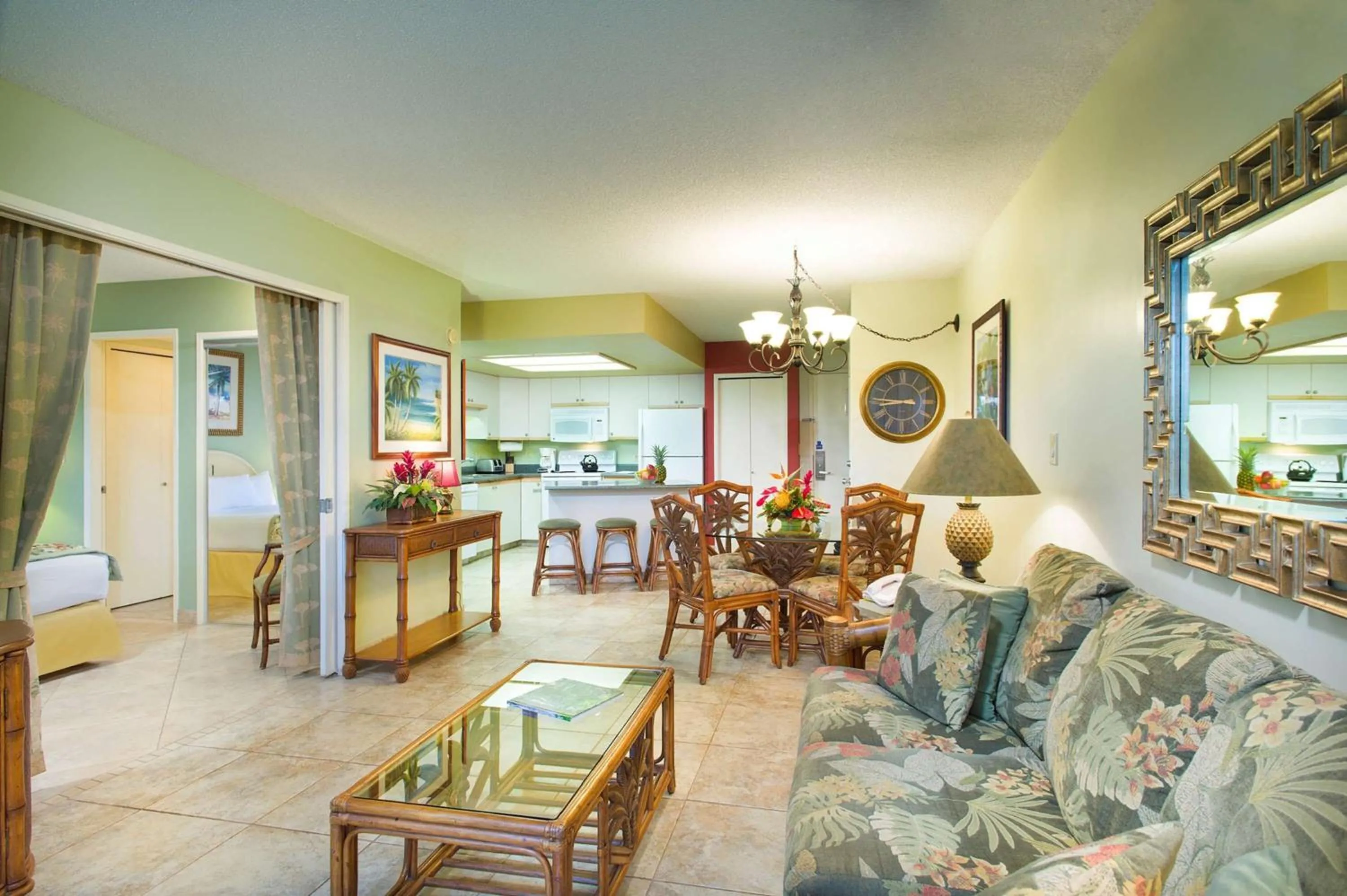 Kitchen or kitchenette in Aston at the Maui Banyan