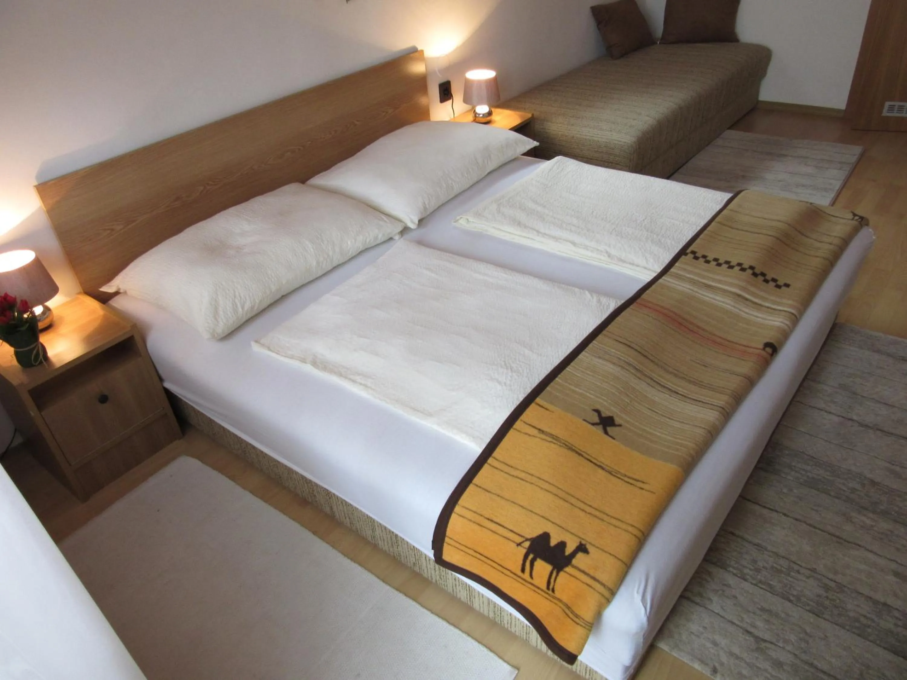 Bed in Zsuzsa Panzió