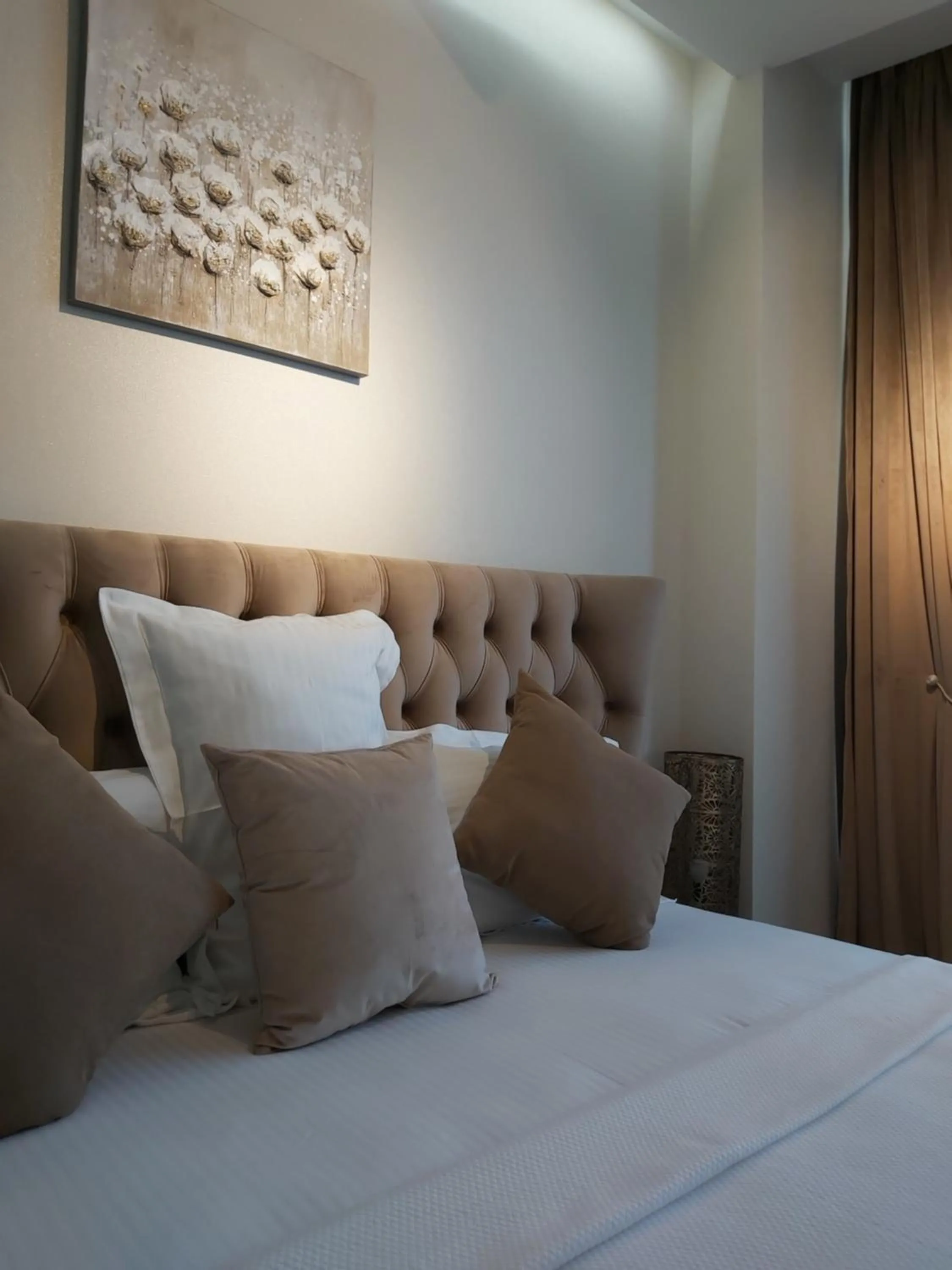 Bedroom, Bed in King David Residence