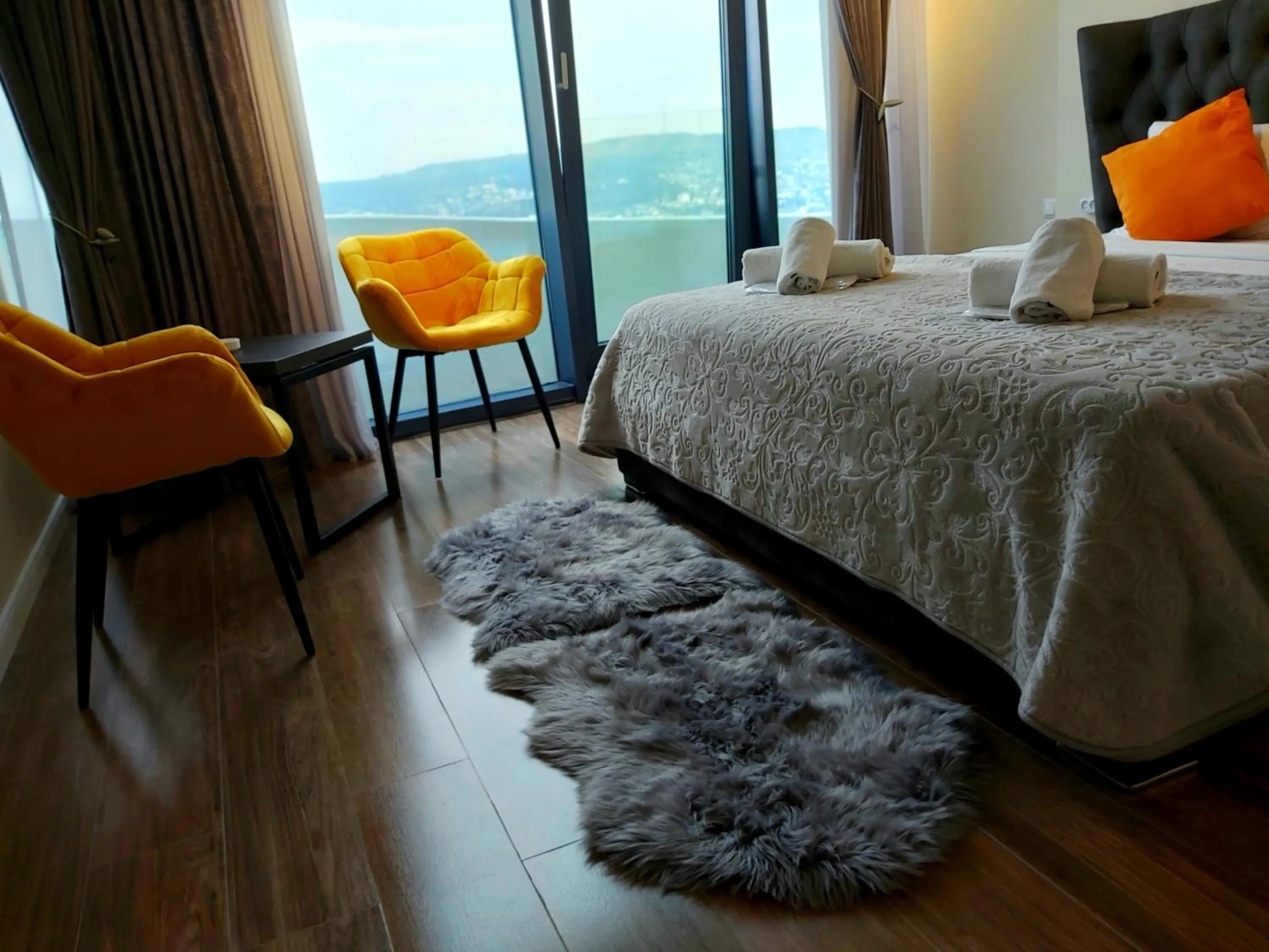 Photo of the whole room, Bed in King David Residence