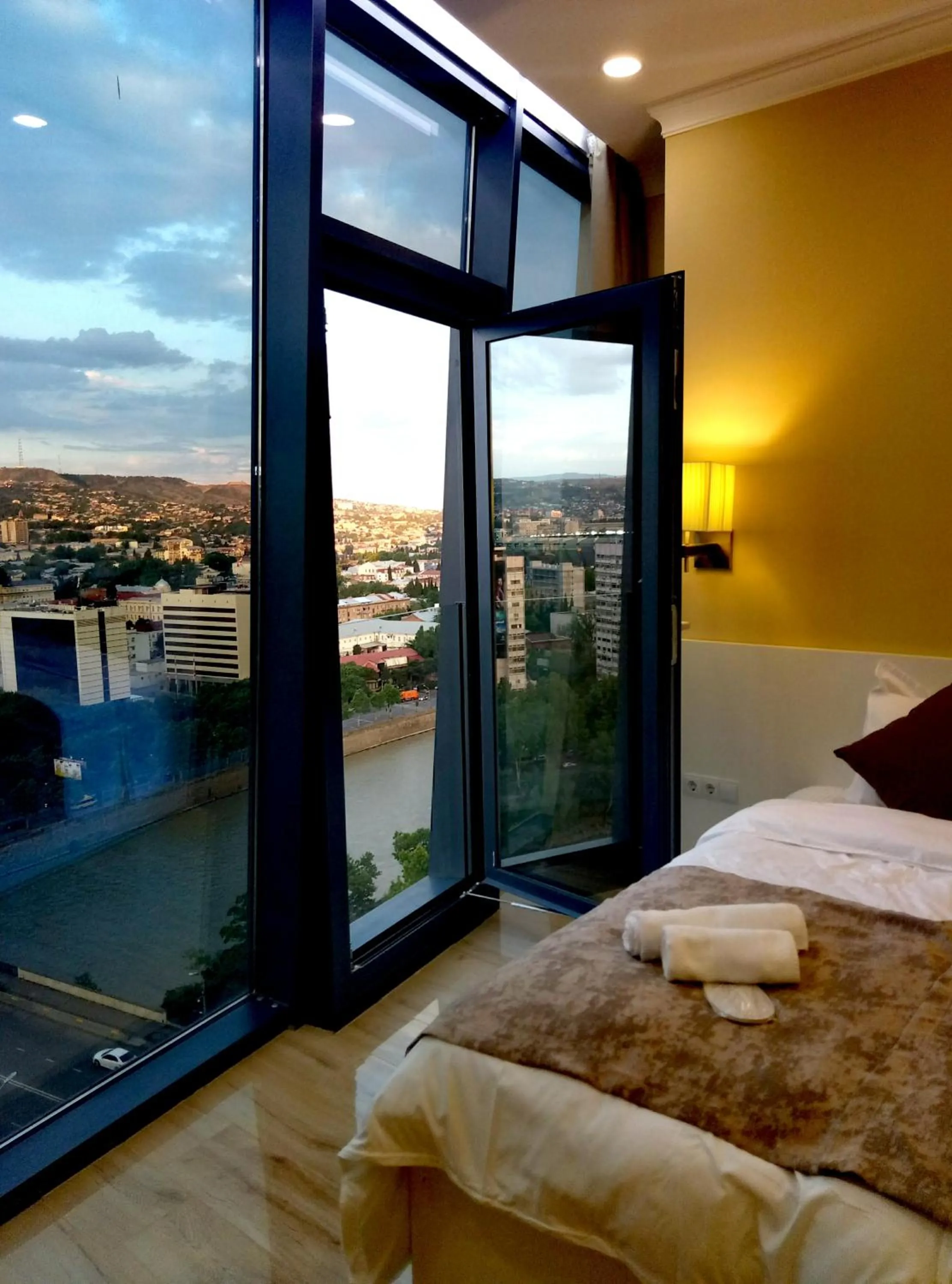City view, Bed in King David Residence