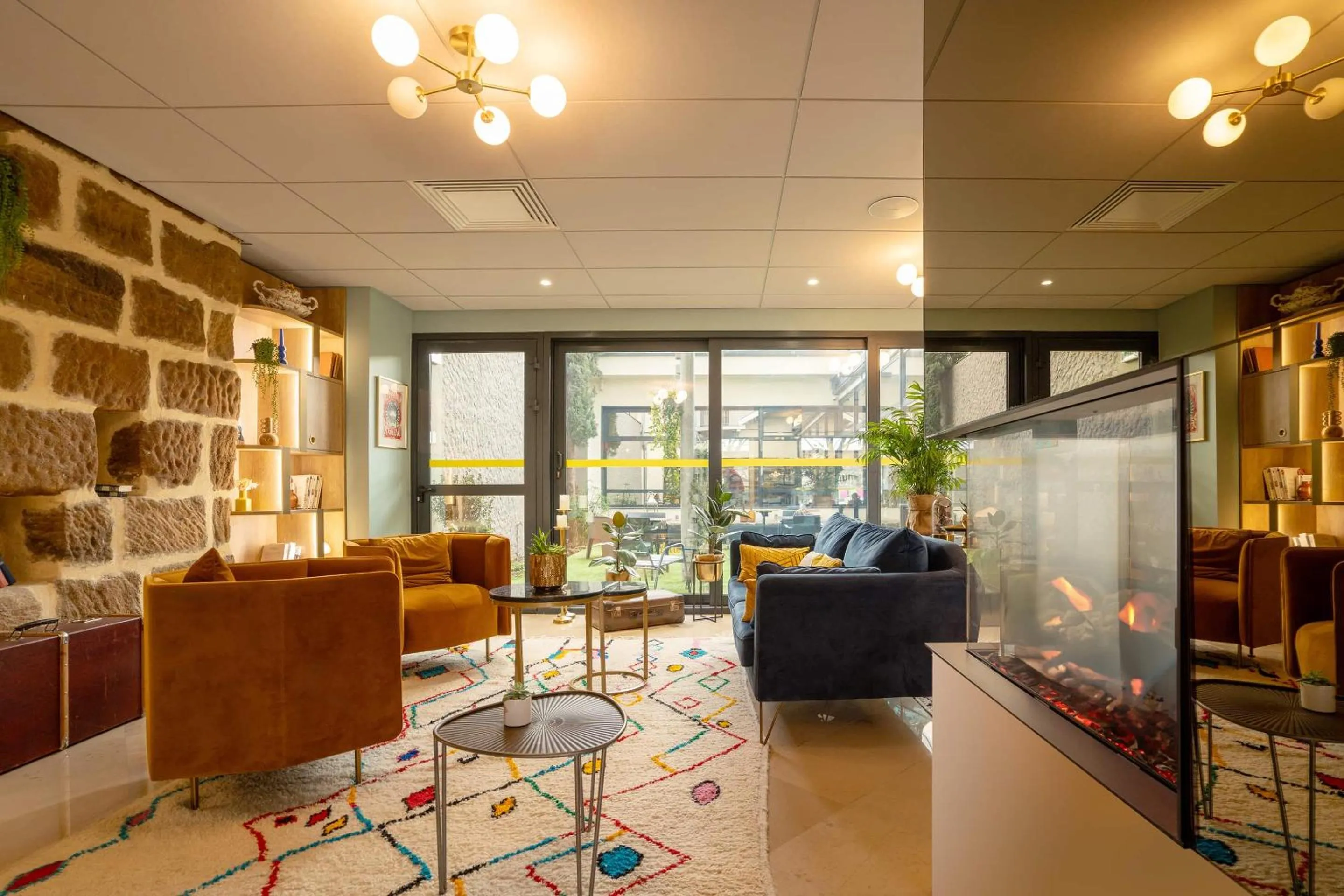 Living room in Best Western Hotel Le Quercy